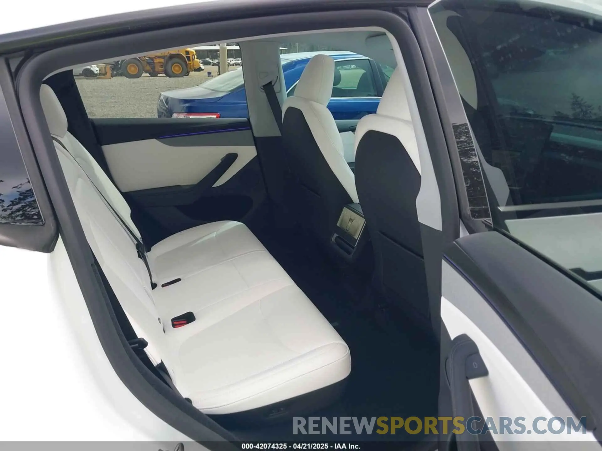 8 Photograph of a damaged car 7SAYGDEE7TF331404 TESLA MODEL Y 2026