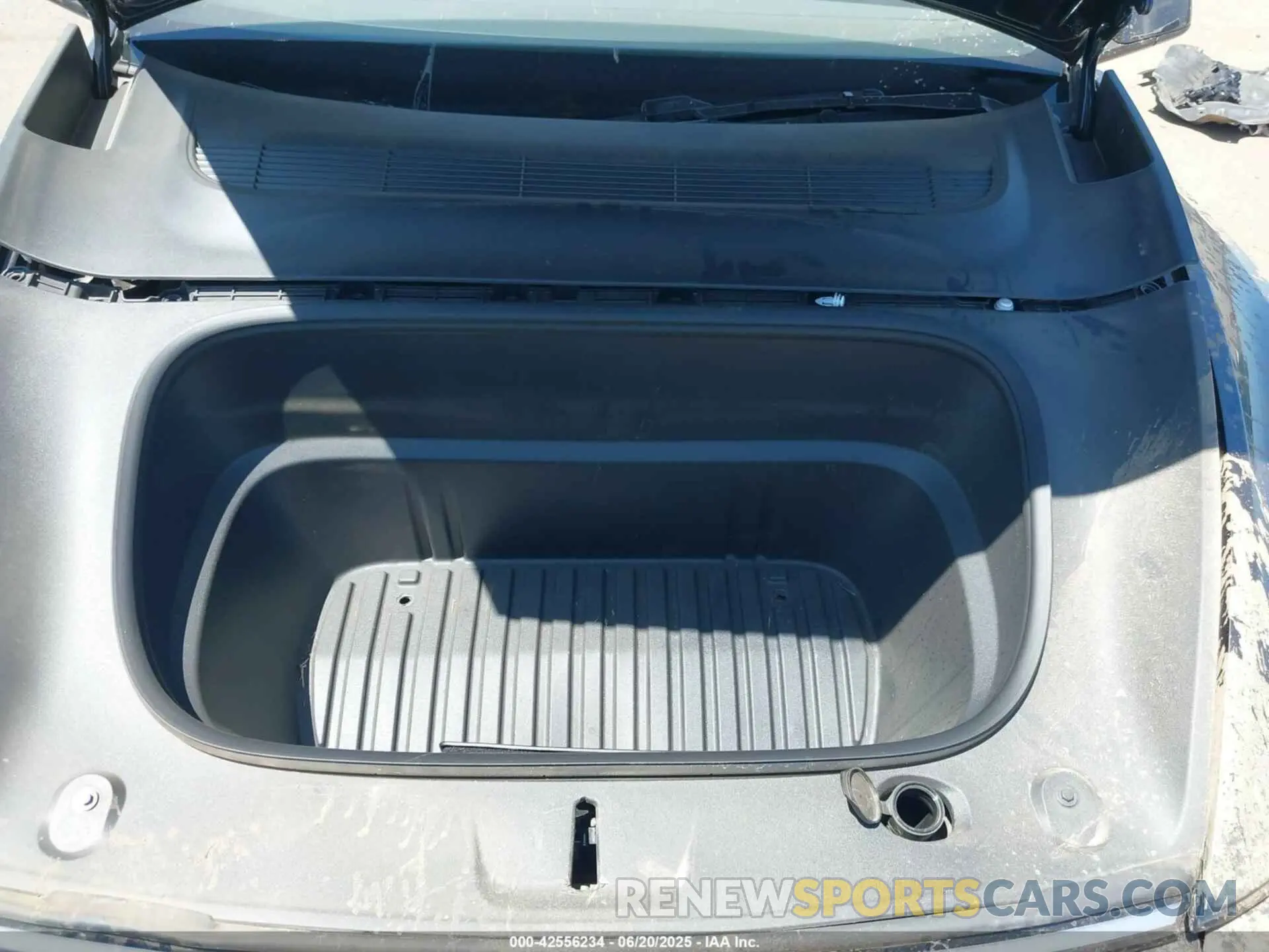 10 Photograph of a damaged car 7SAYGDEE7TF334089 TESLA MODEL Y 2026
