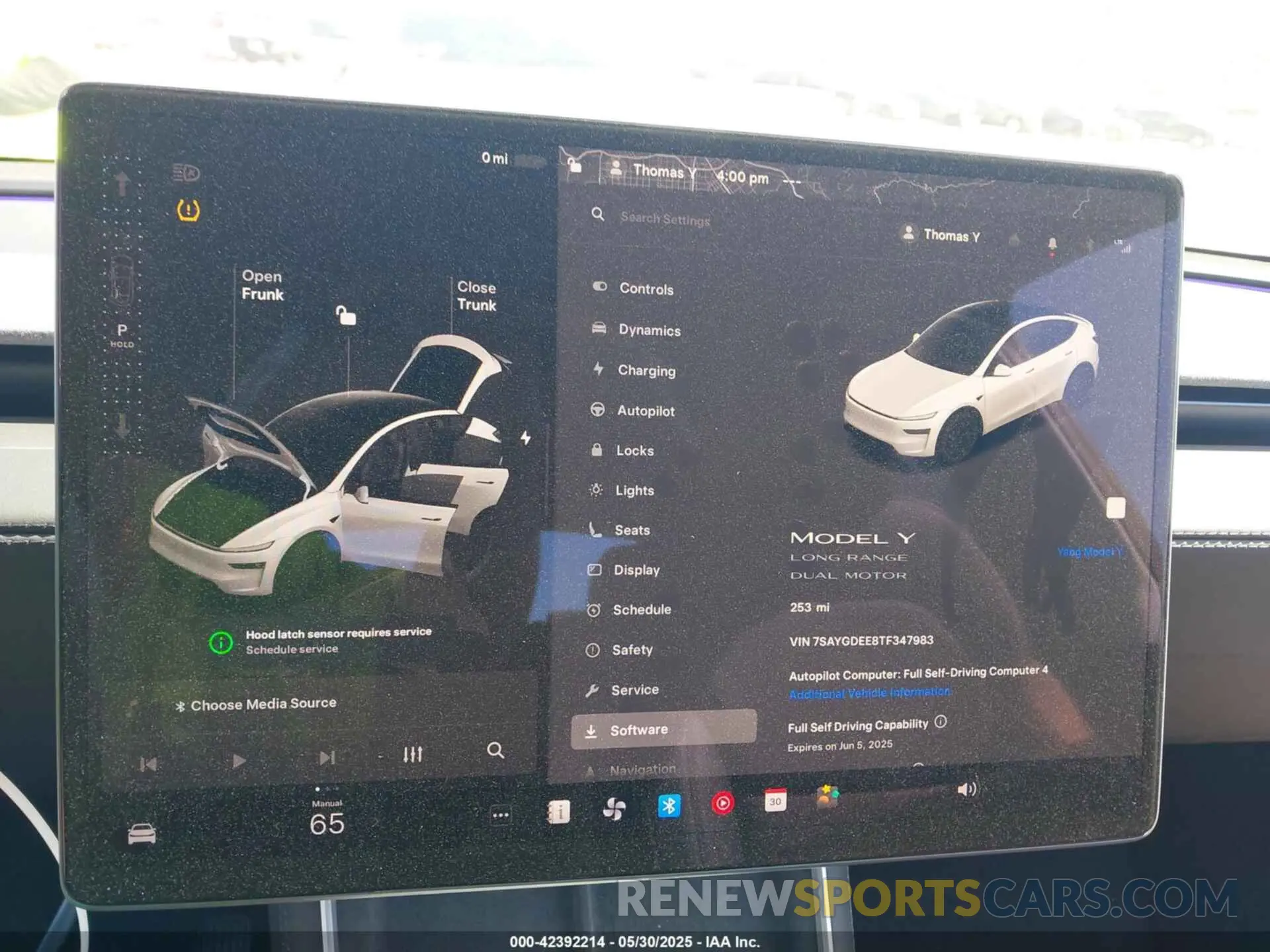 18 Photograph of a damaged car 7SAYGDEE8TF347983 TESLA MODEL Y 2026