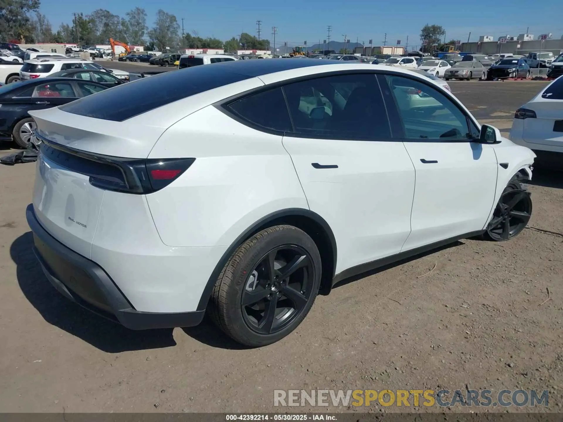 4 Photograph of a damaged car 7SAYGDEE8TF347983 TESLA MODEL Y 2026