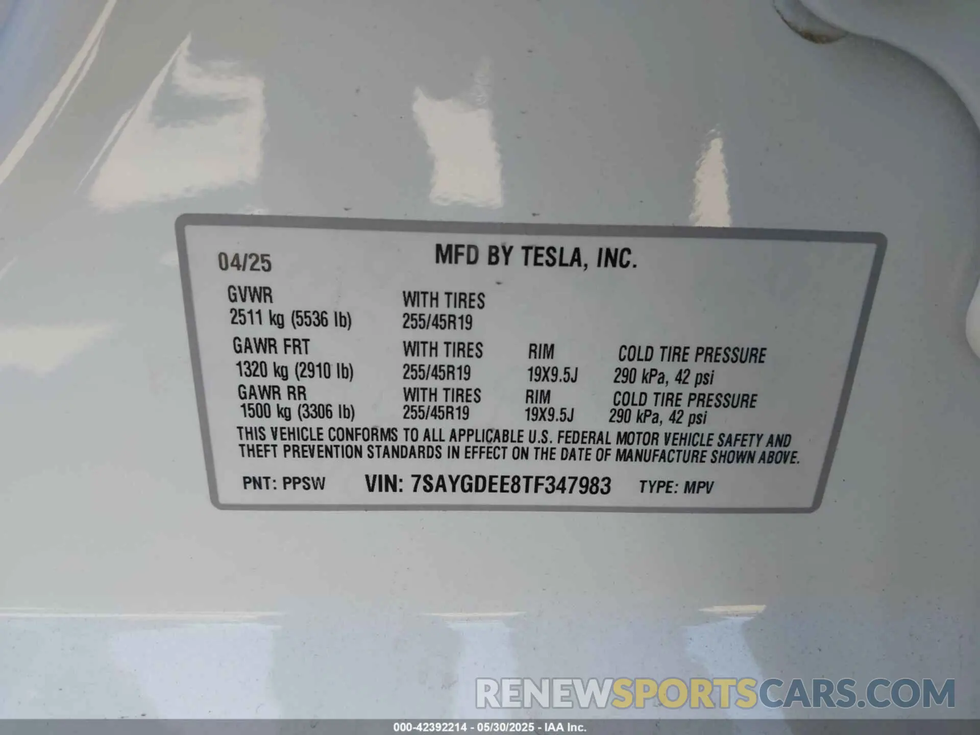 9 Photograph of a damaged car 7SAYGDEE8TF347983 TESLA MODEL Y 2026