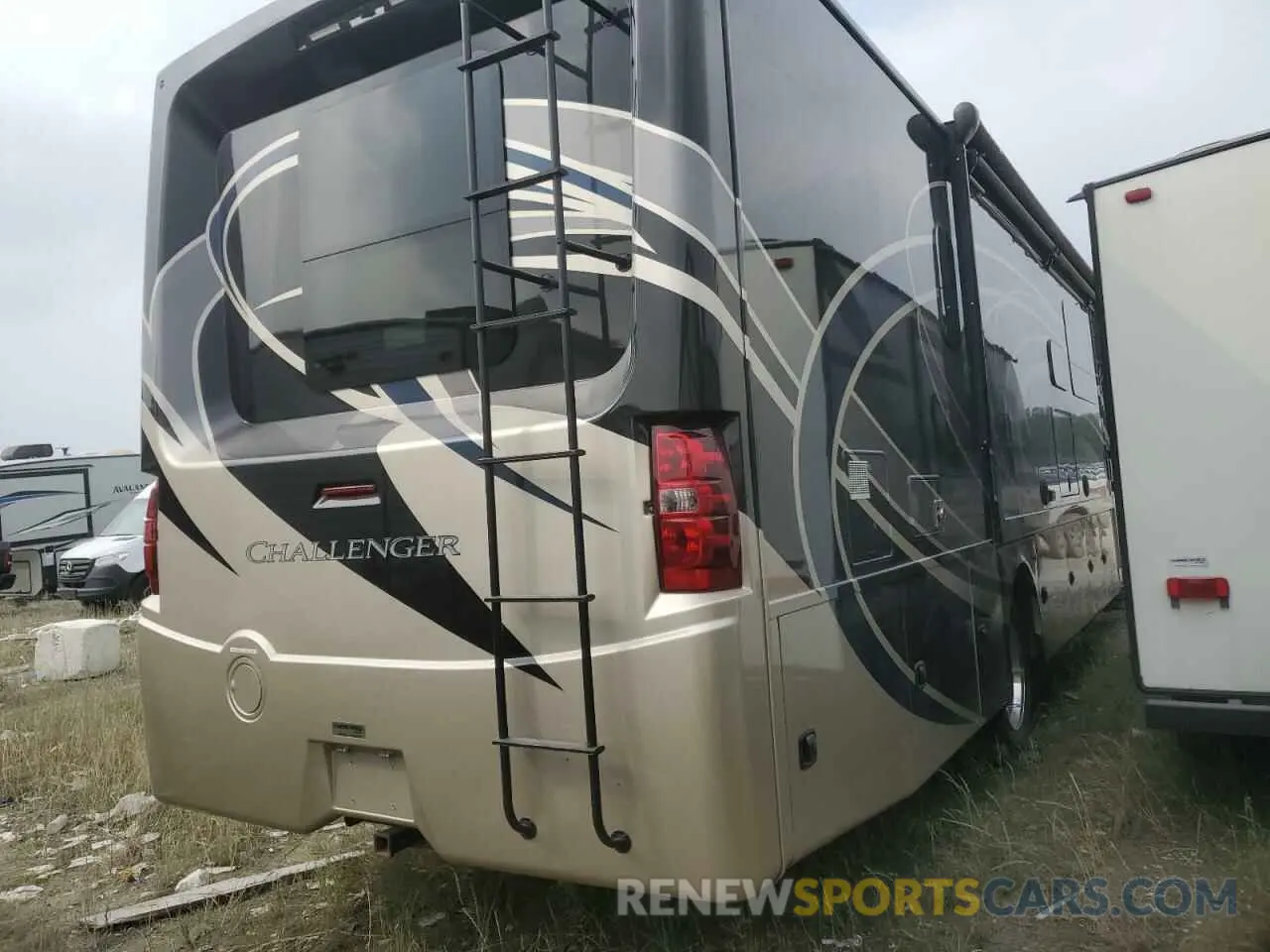 4 Photograph of a damaged car 1F66F5DY4J0A01419 THOR CHALLENGER 2018