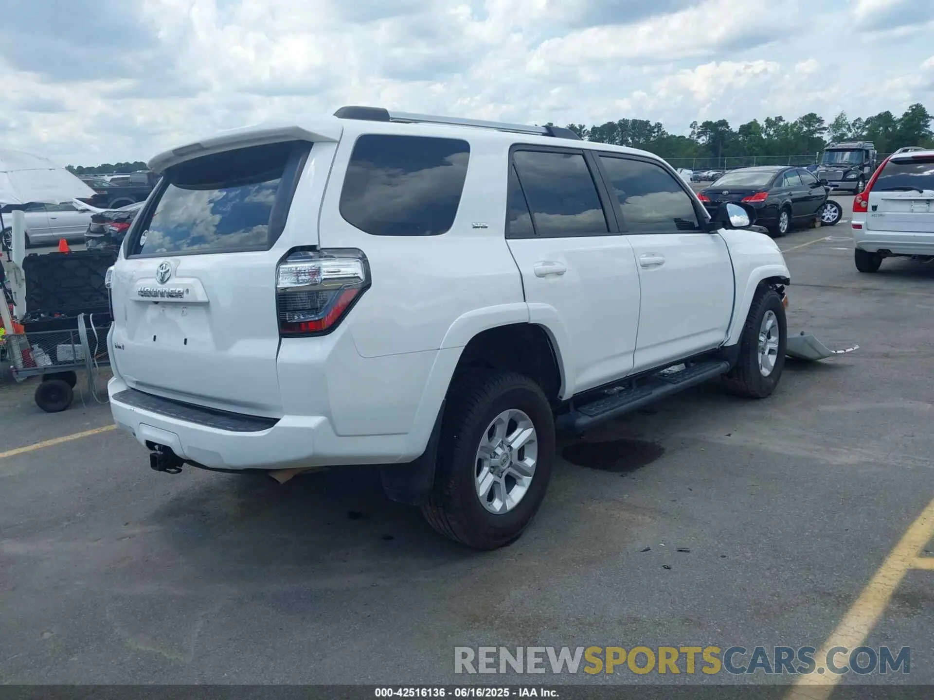 4 Photograph of a damaged car JTEBU6JR9K6712676 TOYOTA 4 RUNNER 2019