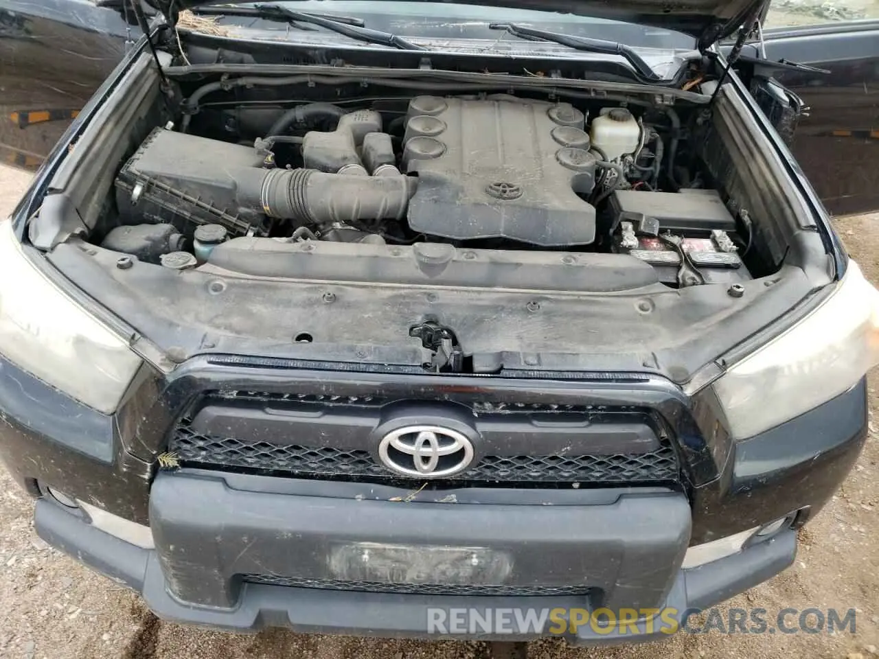 12 Photograph of a damaged car JTEBU5JR0D5110493 TOYOTA 4RUNNER 2013