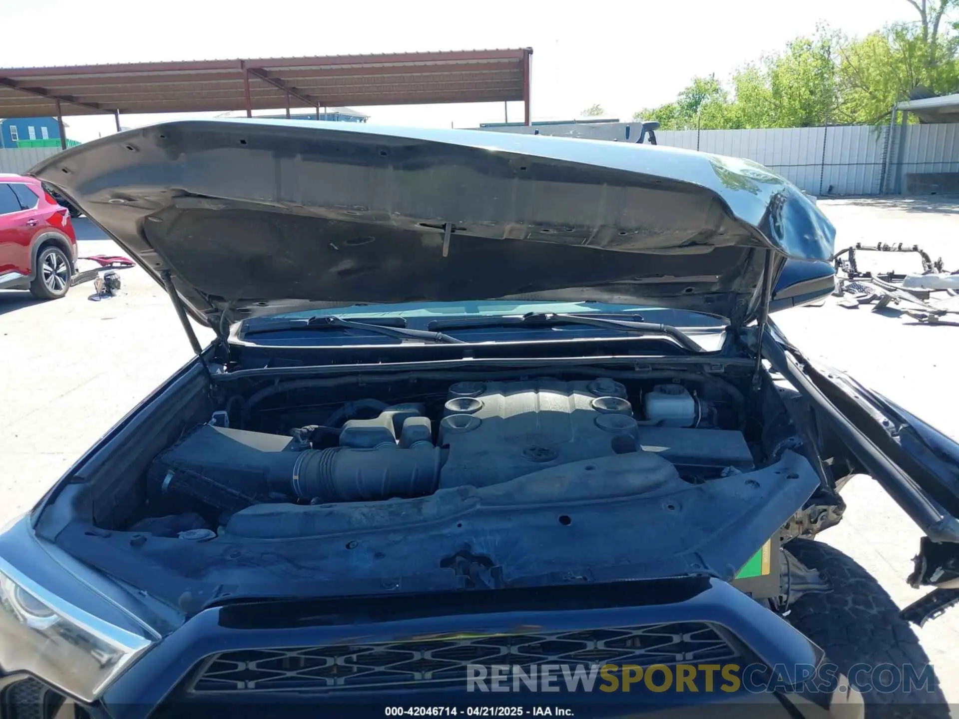 10 Photograph of a damaged car JTEBU5JR0K5606293 TOYOTA 4RUNNER 2019
