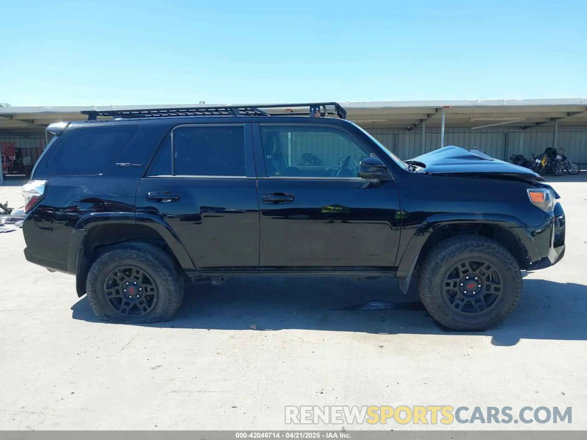 14 Photograph of a damaged car JTEBU5JR0K5606293 TOYOTA 4RUNNER 2019