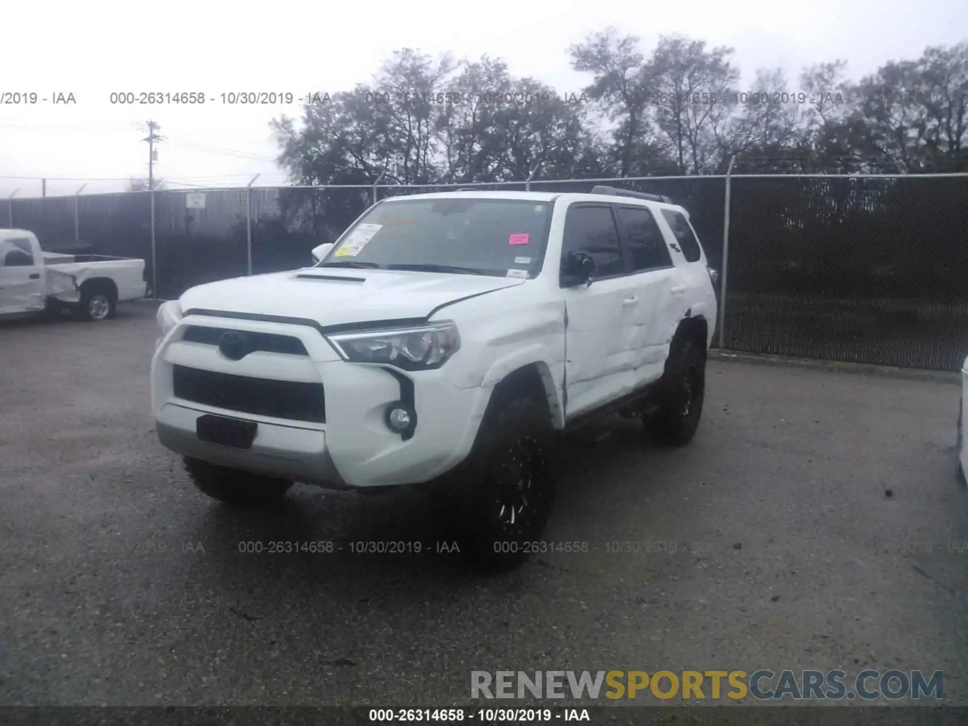 2 Photograph of a damaged car JTEBU5JR0K5611168 TOYOTA 4RUNNER 2019