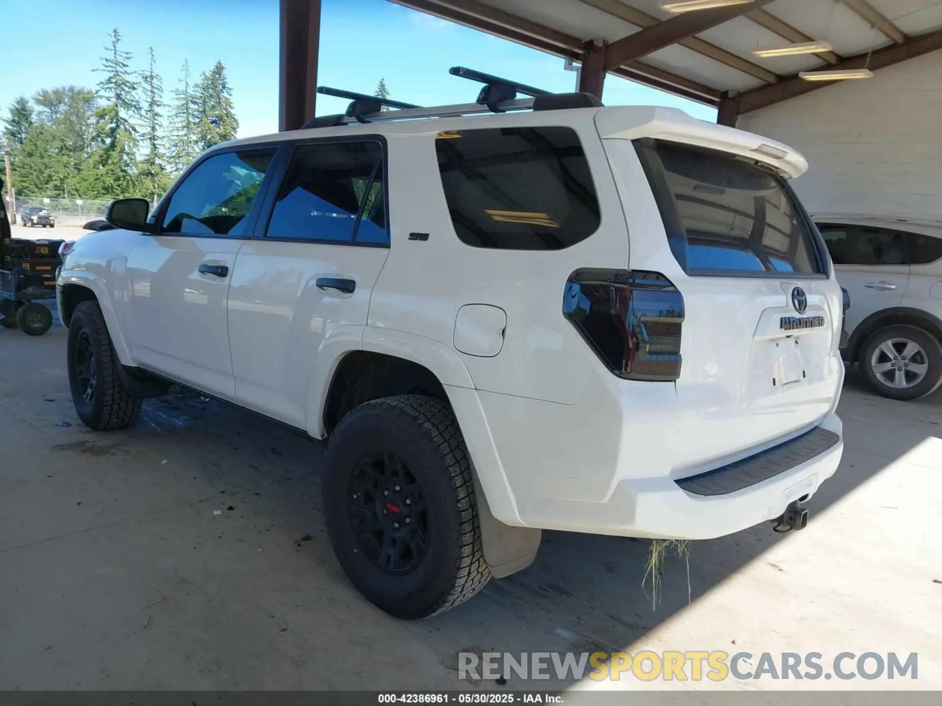 3 Photograph of a damaged car JTEBU5JR0K5630450 TOYOTA 4RUNNER 2019