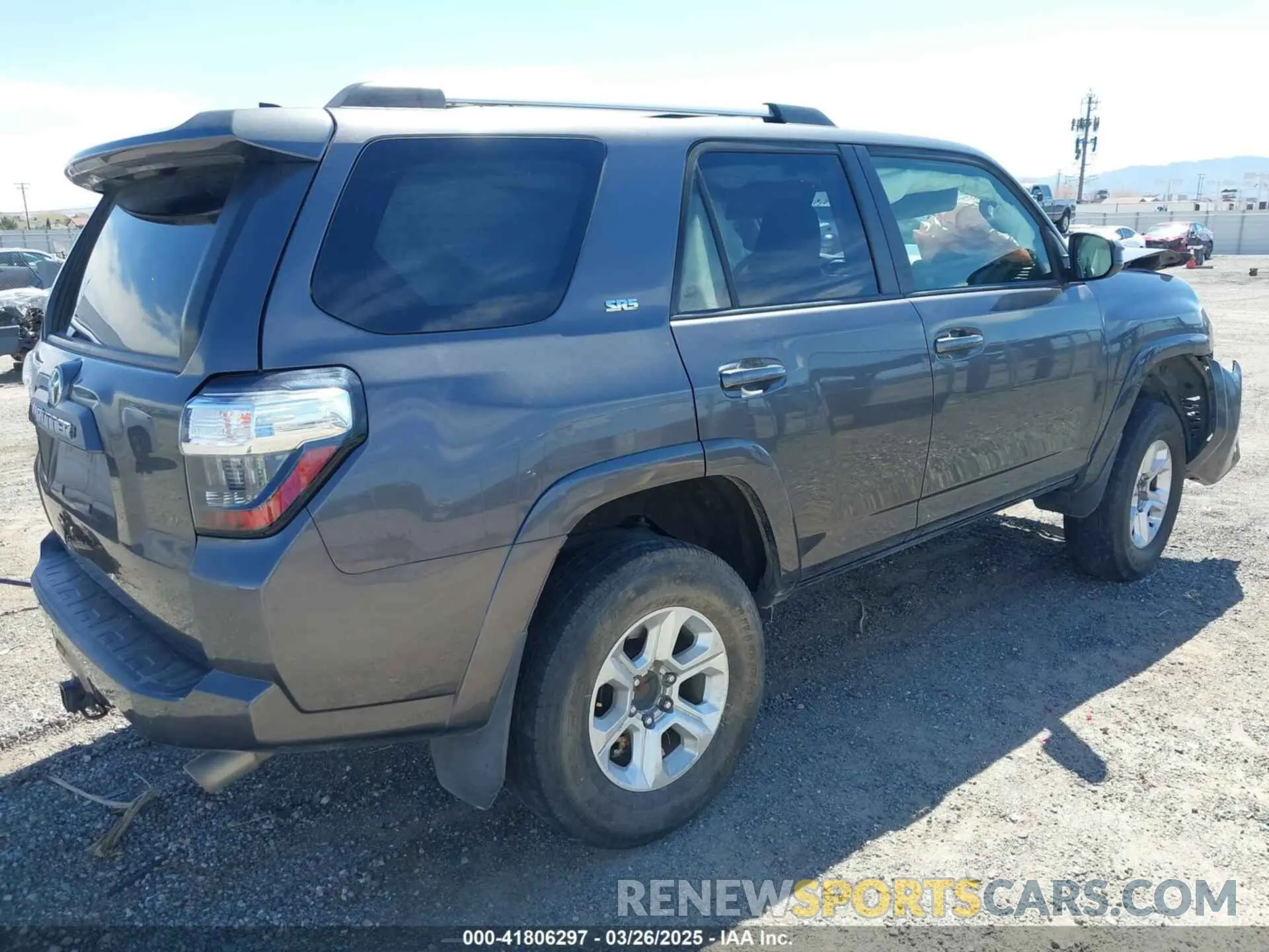 4 Photograph of a damaged car JTEBU5JR0K5655526 TOYOTA 4RUNNER 2019
