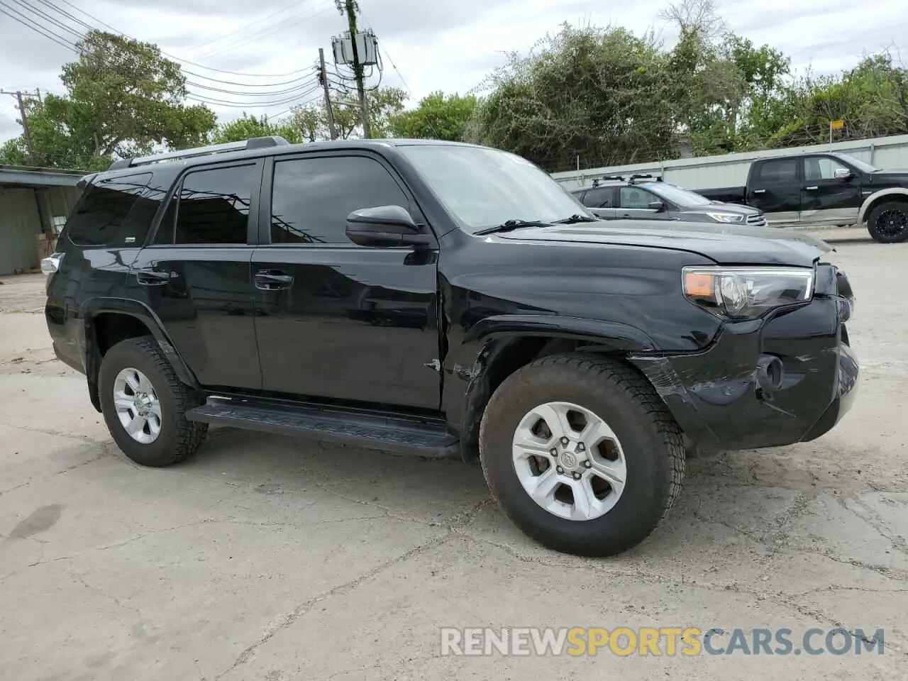 4 Photograph of a damaged car JTEBU5JR0K5659592 TOYOTA 4RUNNER 2019
