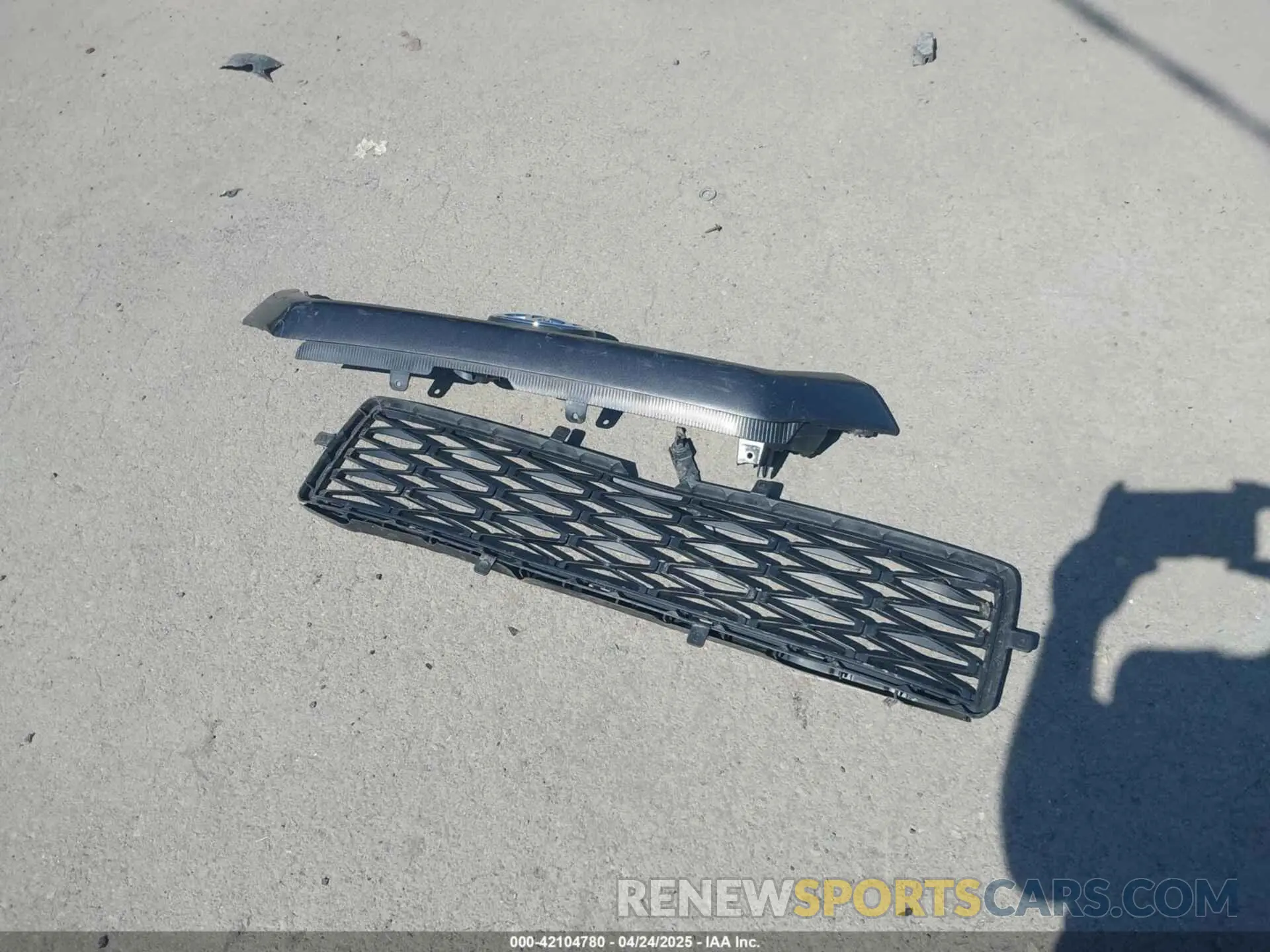 12 Photograph of a damaged car JTEBU5JR0K5664825 TOYOTA 4RUNNER 2019