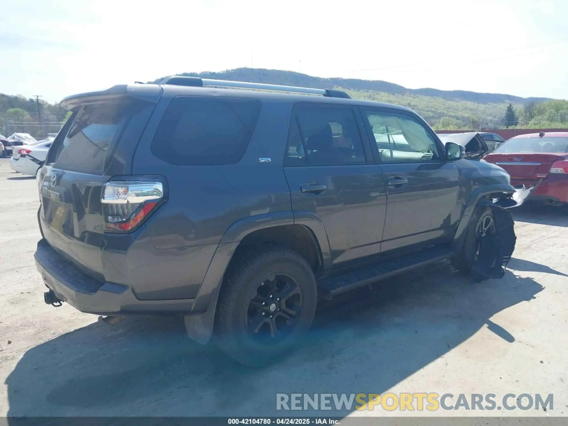 4 Photograph of a damaged car JTEBU5JR0K5664825 TOYOTA 4RUNNER 2019