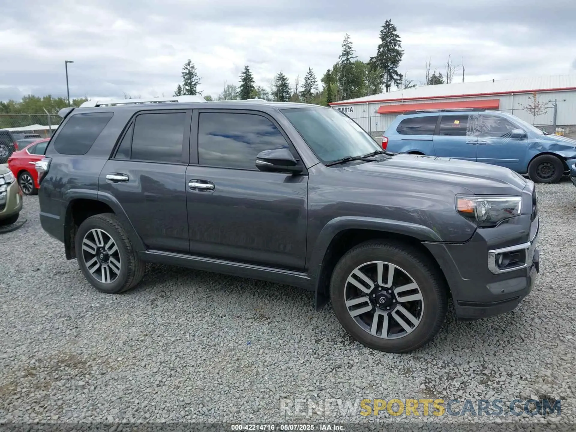 13 Photograph of a damaged car JTEBU5JR0K5670527 TOYOTA 4RUNNER 2019