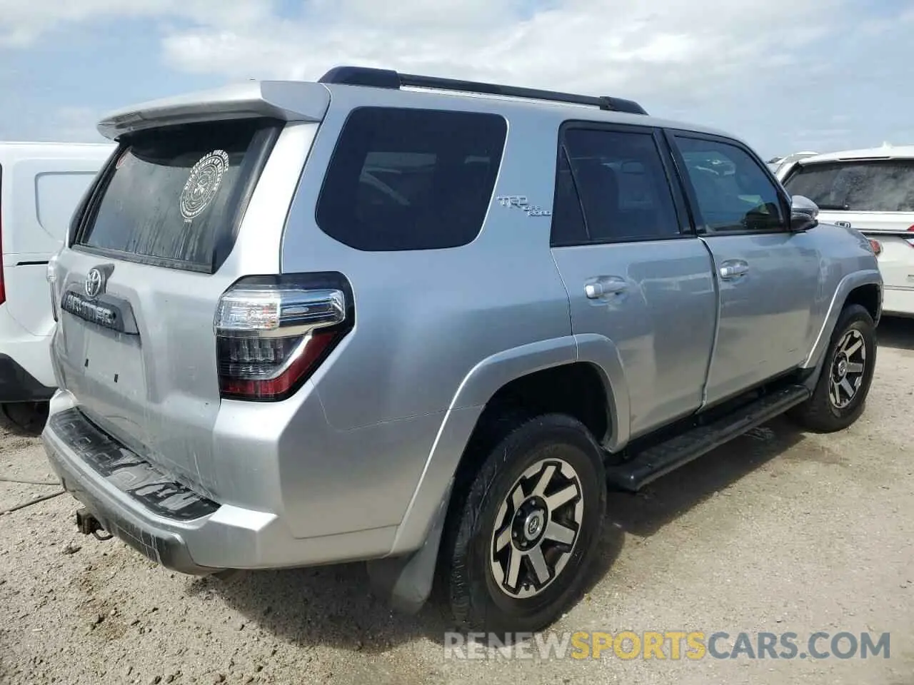 3 Photograph of a damaged car JTEBU5JR0K5688218 TOYOTA 4RUNNER 2019
