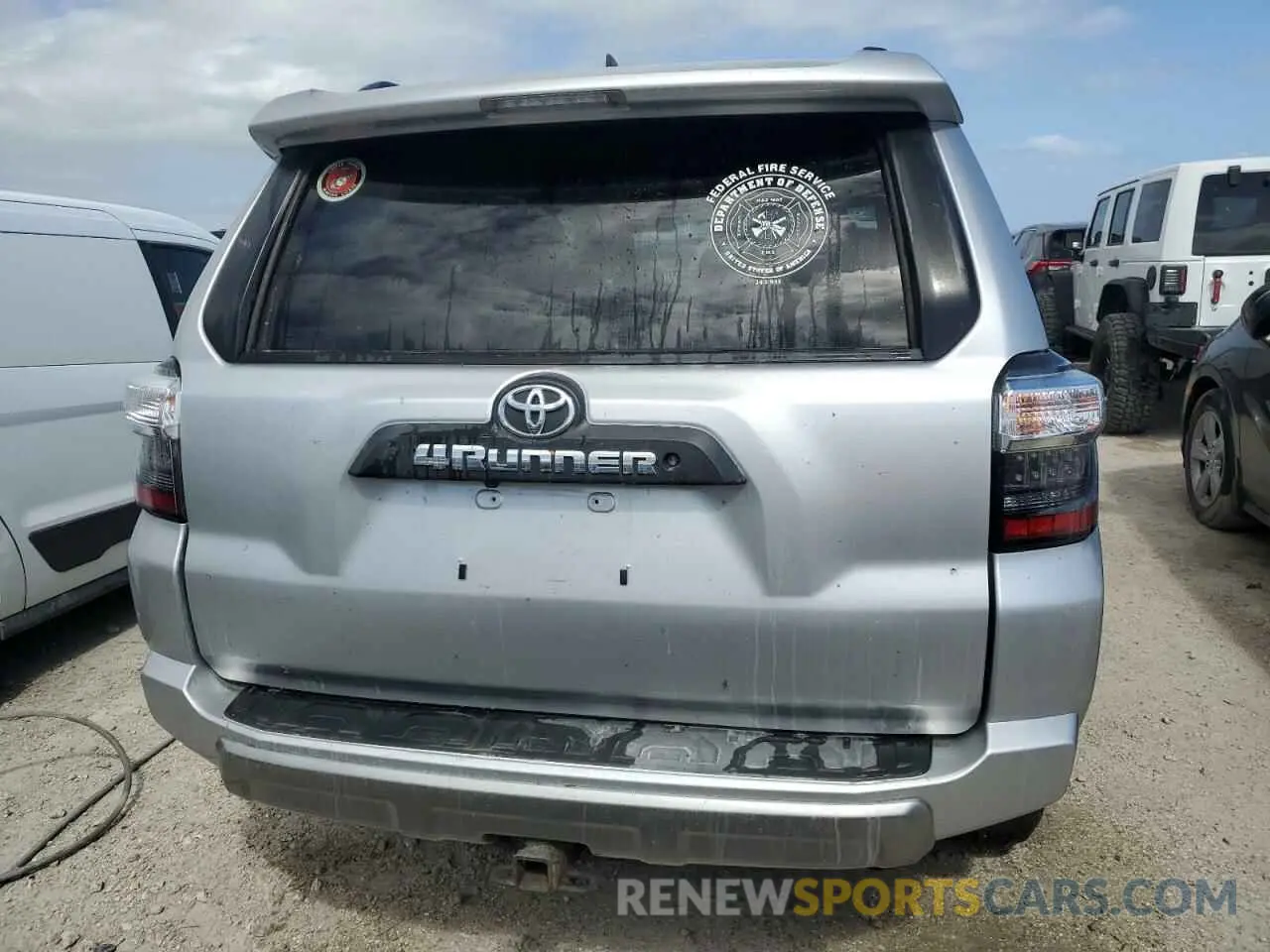 6 Photograph of a damaged car JTEBU5JR0K5688218 TOYOTA 4RUNNER 2019