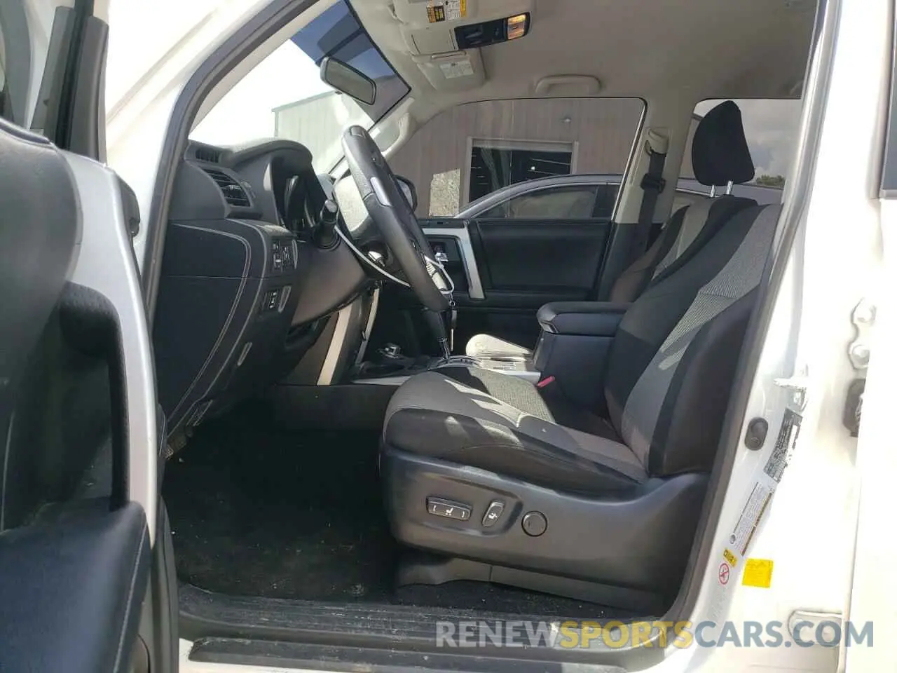 7 Photograph of a damaged car JTEBU5JR0K5694083 TOYOTA 4RUNNER 2019