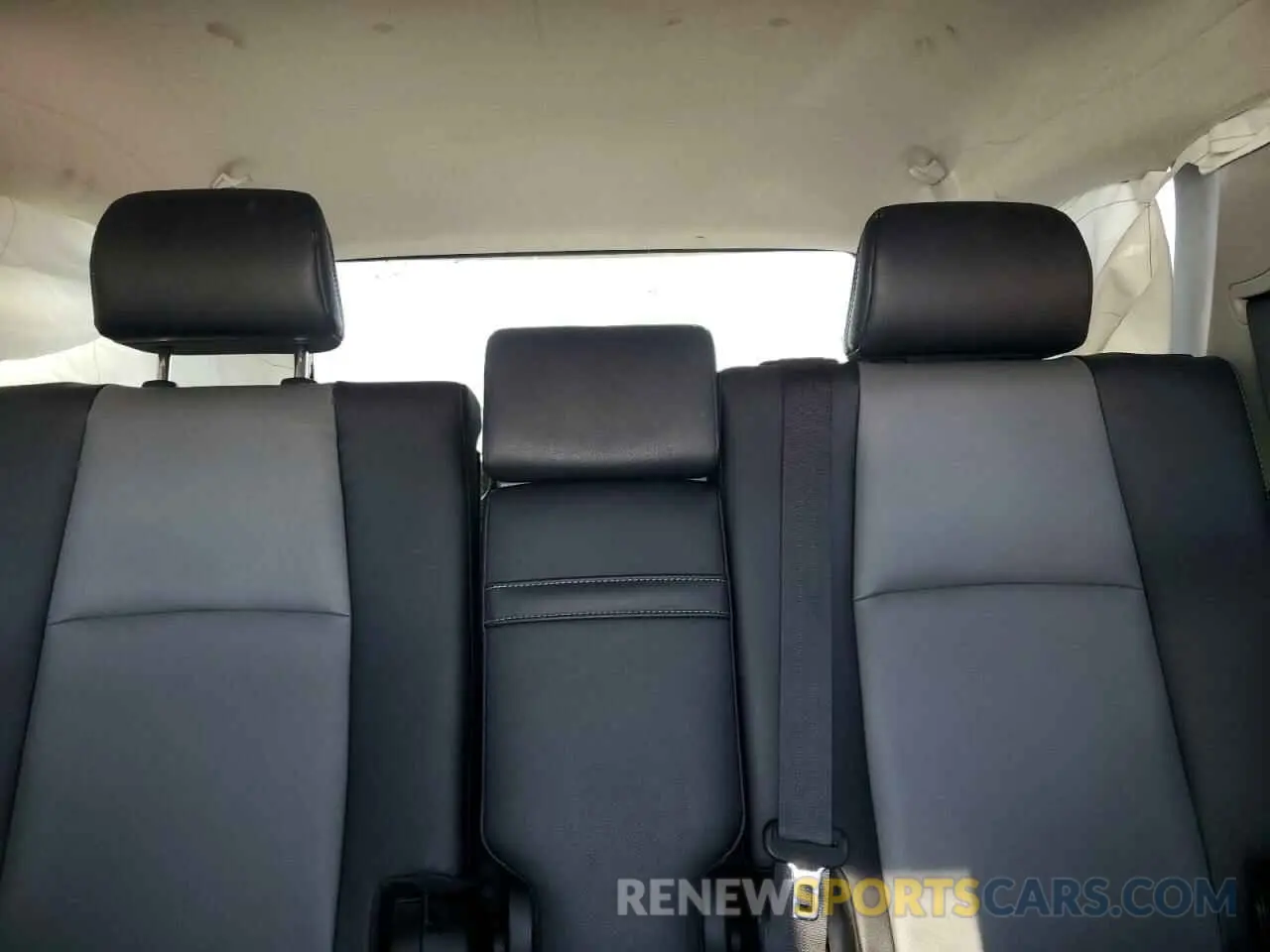 10 Photograph of a damaged car JTEBU5JR0K5695394 TOYOTA 4RUNNER 2019