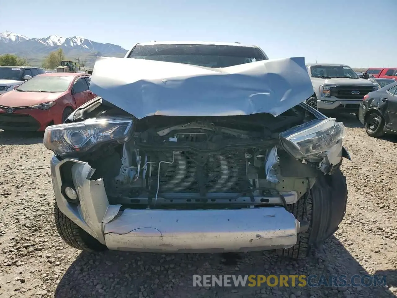 5 Photograph of a damaged car JTEBU5JR0K5695394 TOYOTA 4RUNNER 2019