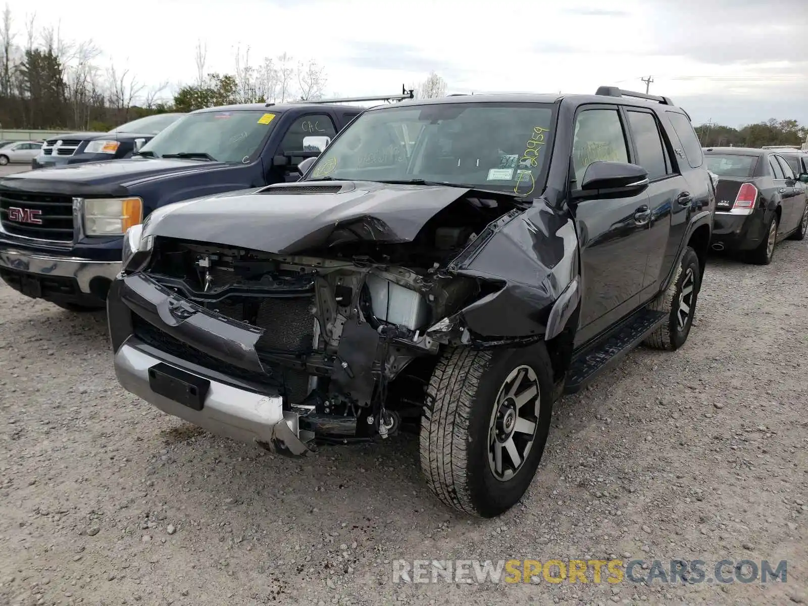 2 Photograph of a damaged car JTEBU5JR0K5702117 TOYOTA 4RUNNER 2019