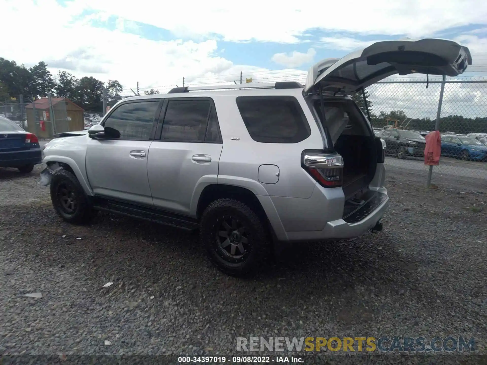 3 Photograph of a damaged car JTEBU5JR0K5715983 TOYOTA 4RUNNER 2019