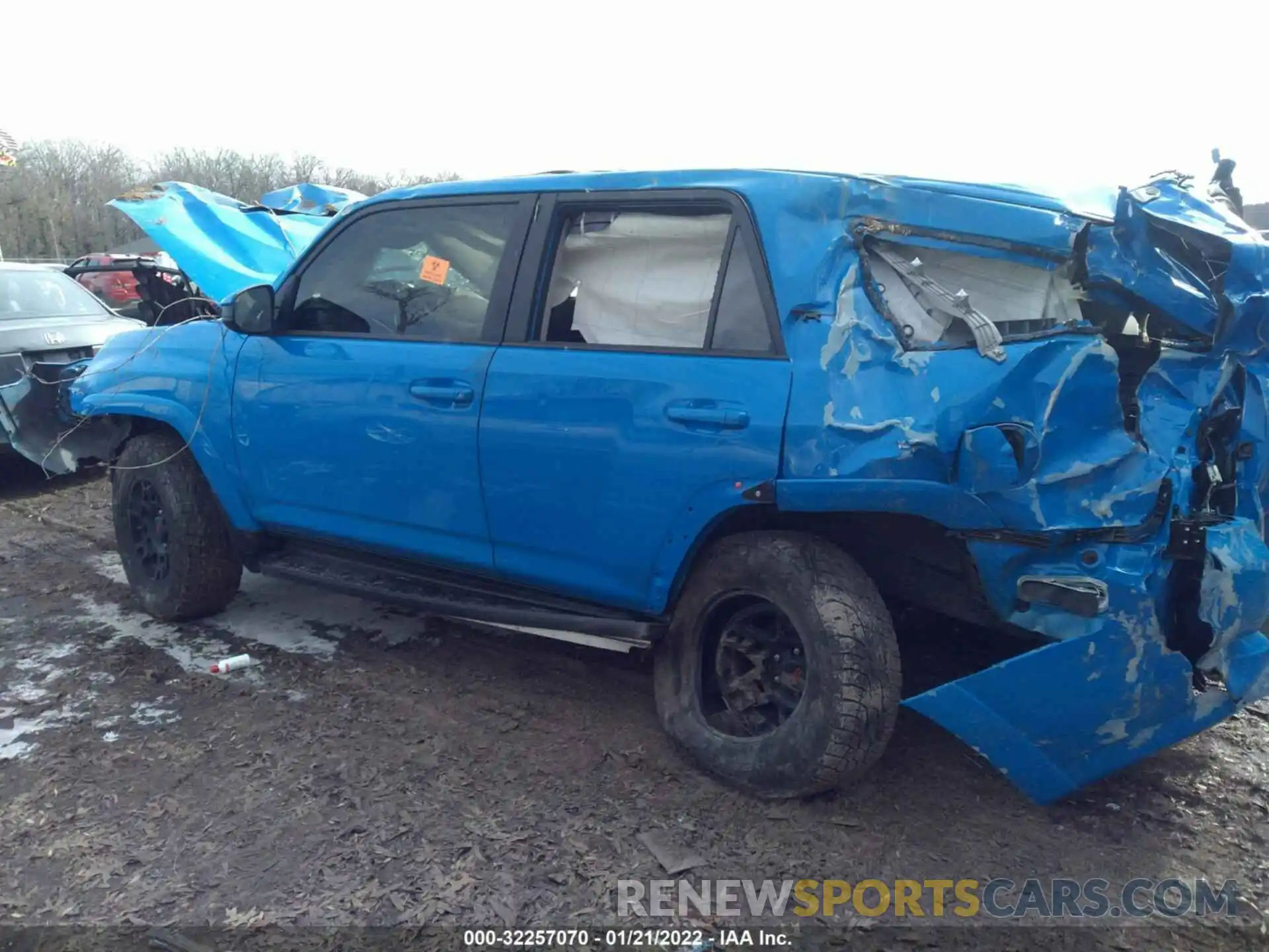 2 Photograph of a damaged car JTEBU5JR0K5720195 TOYOTA 4RUNNER 2019