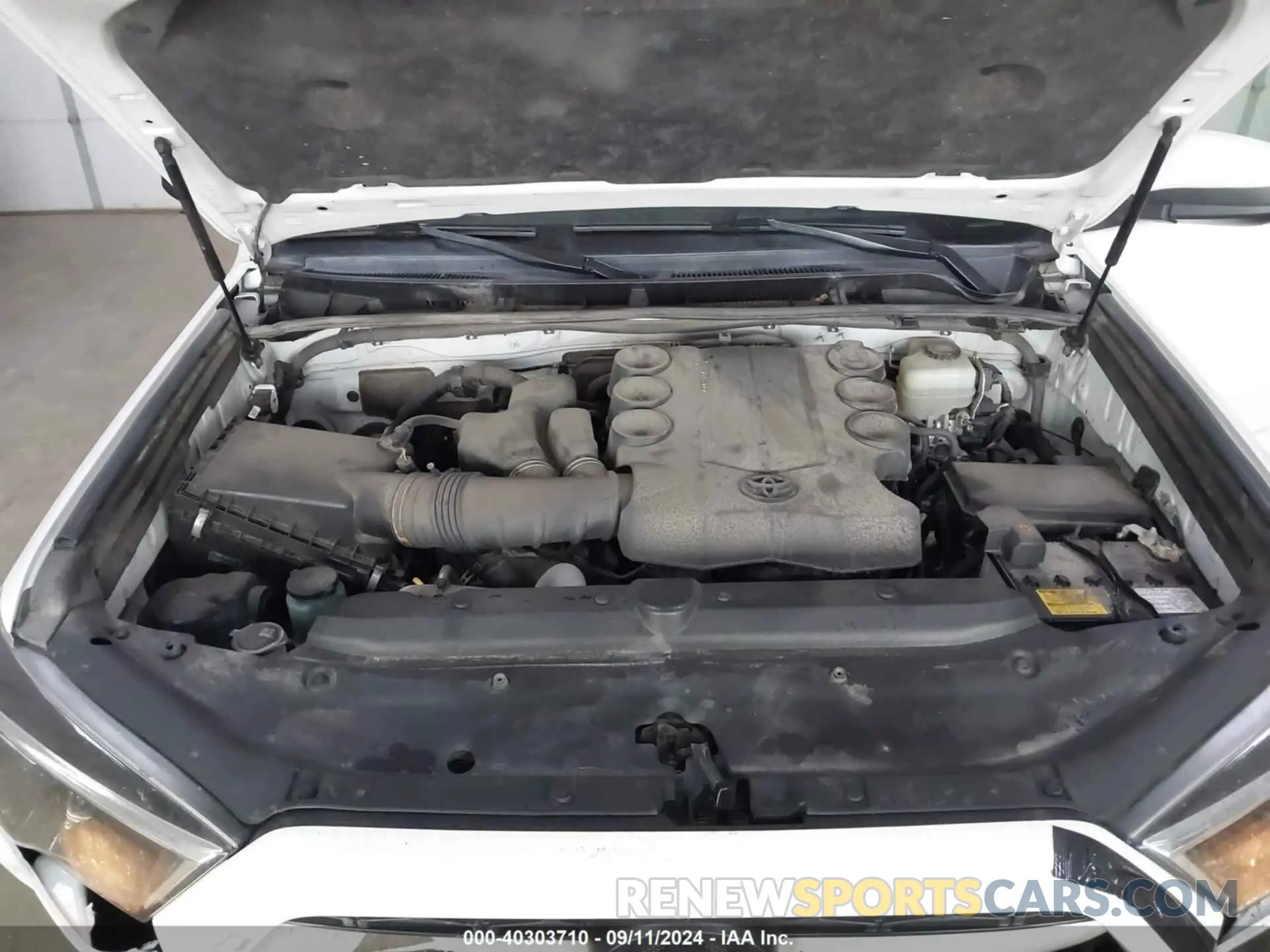 10 Photograph of a damaged car JTEBU5JR0K5721542 TOYOTA 4RUNNER 2019