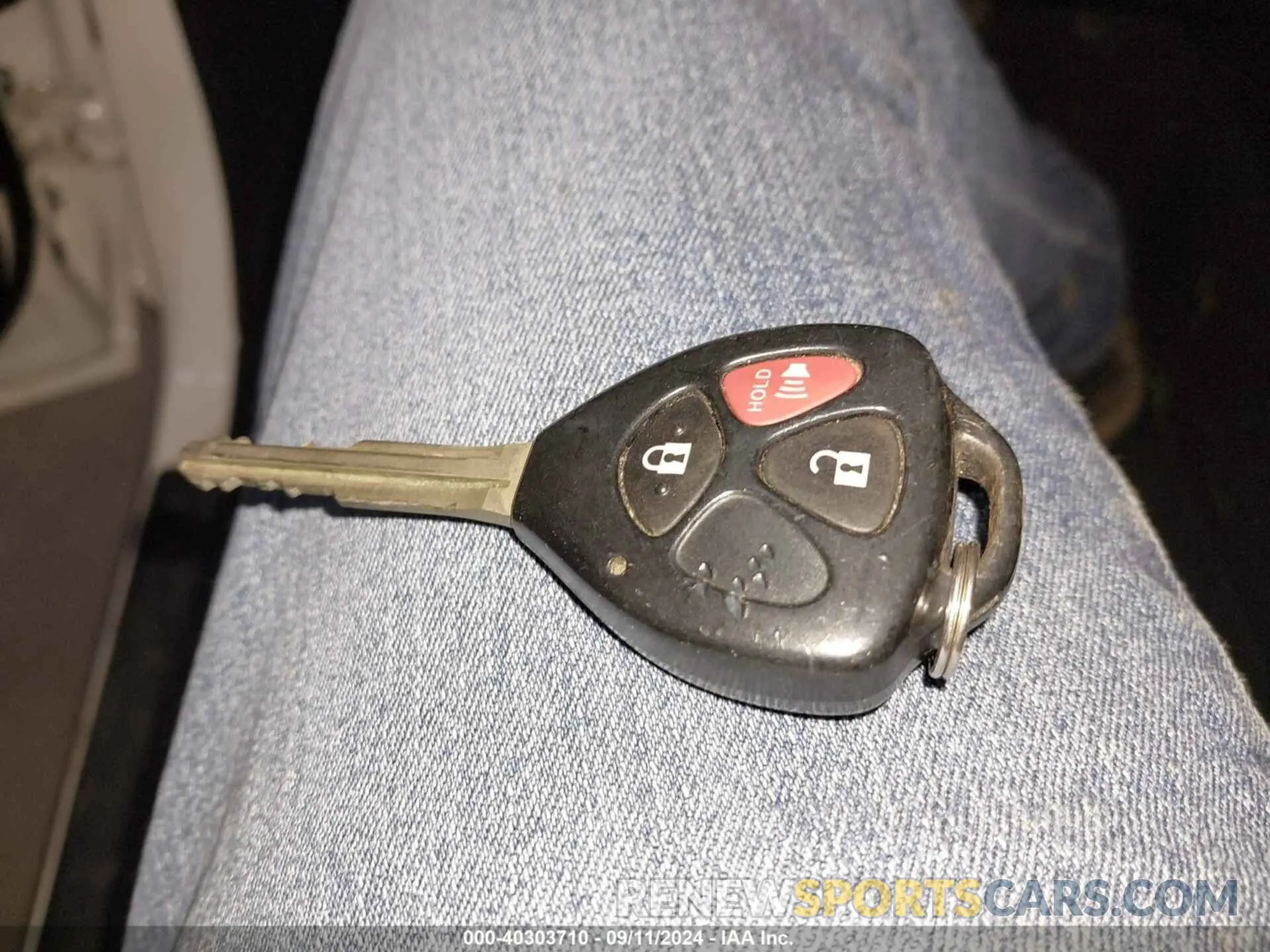 11 Photograph of a damaged car JTEBU5JR0K5721542 TOYOTA 4RUNNER 2019