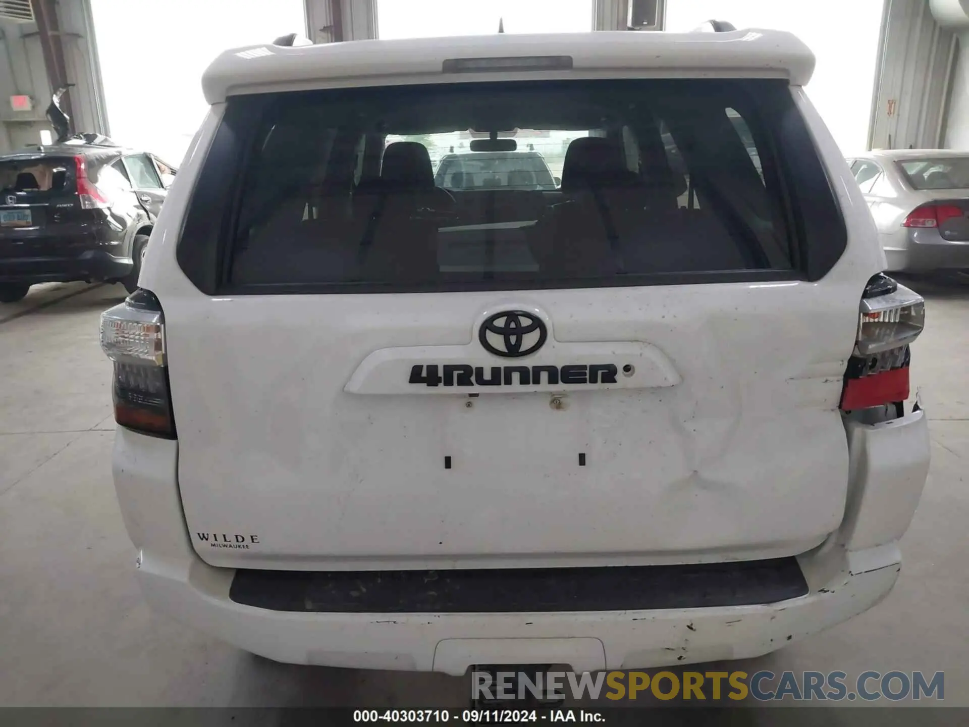 16 Photograph of a damaged car JTEBU5JR0K5721542 TOYOTA 4RUNNER 2019