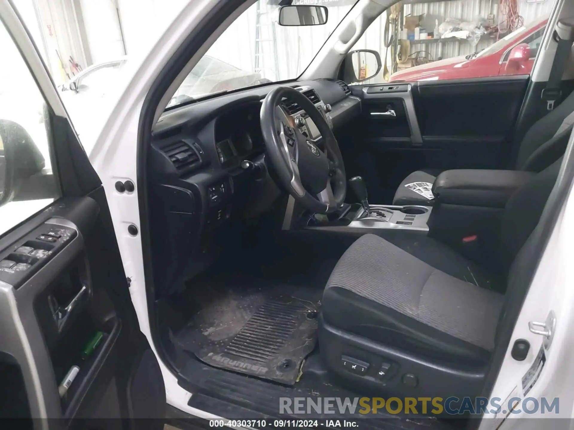 5 Photograph of a damaged car JTEBU5JR0K5721542 TOYOTA 4RUNNER 2019