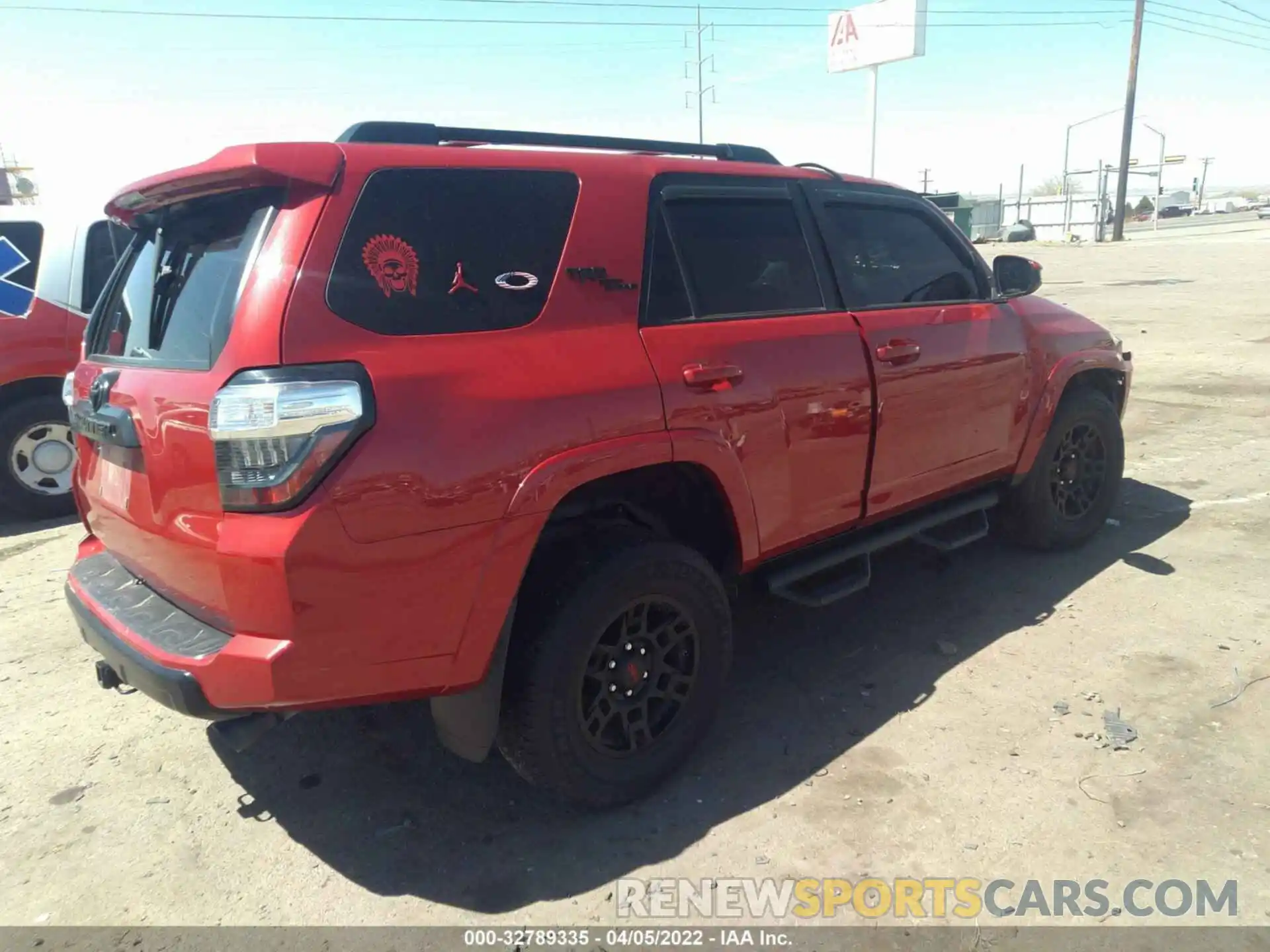 4 Photograph of a damaged car JTEBU5JR0K5728040 TOYOTA 4RUNNER 2019