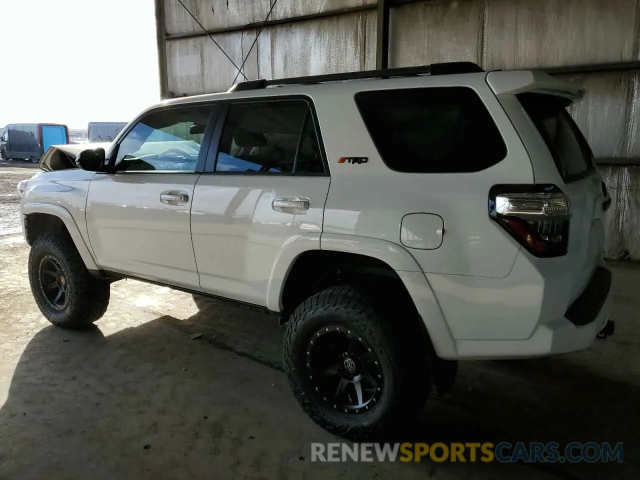 2 Photograph of a damaged car JTEBU5JR1K5624284 TOYOTA 4RUNNER 2019