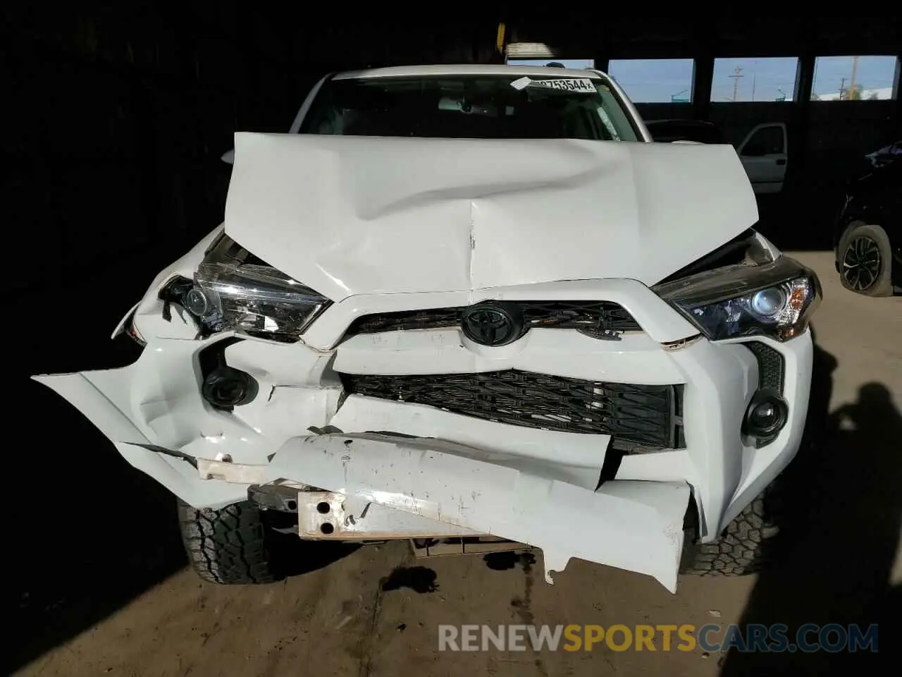 5 Photograph of a damaged car JTEBU5JR1K5624284 TOYOTA 4RUNNER 2019