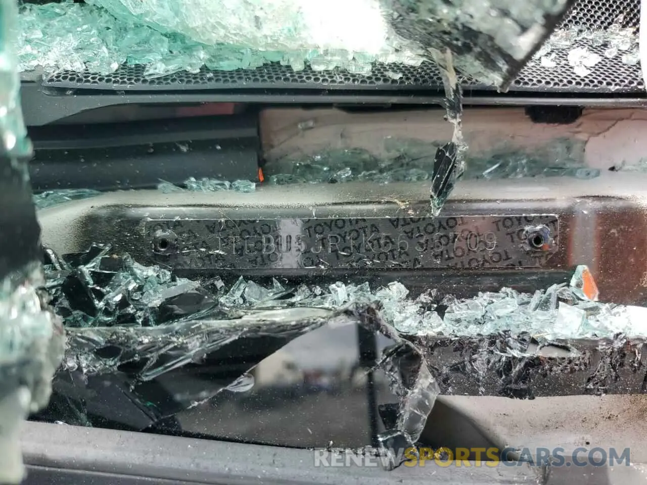 13 Photograph of a damaged car JTEBU5JR1K5636709 TOYOTA 4RUNNER 2019