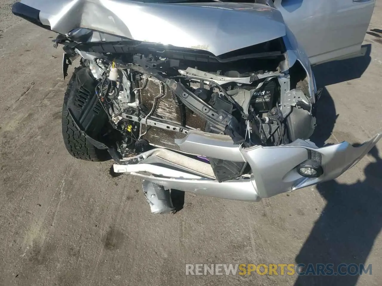 12 Photograph of a damaged car JTEBU5JR1K5640677 TOYOTA 4RUNNER 2019
