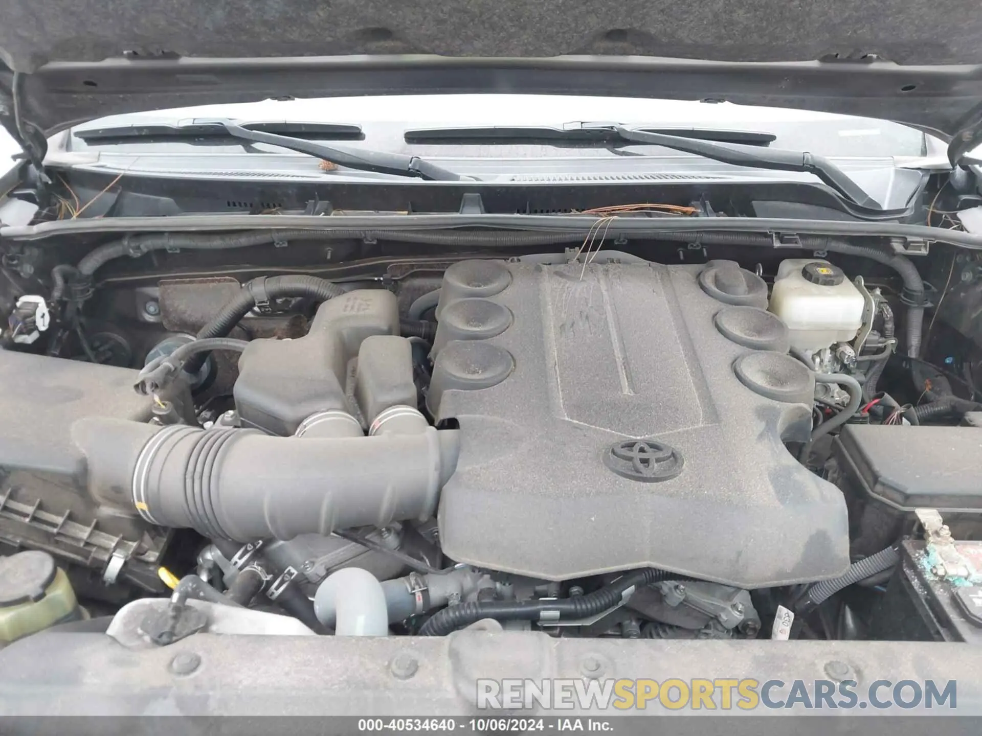 10 Photograph of a damaged car JTEBU5JR1K5655244 TOYOTA 4RUNNER 2019