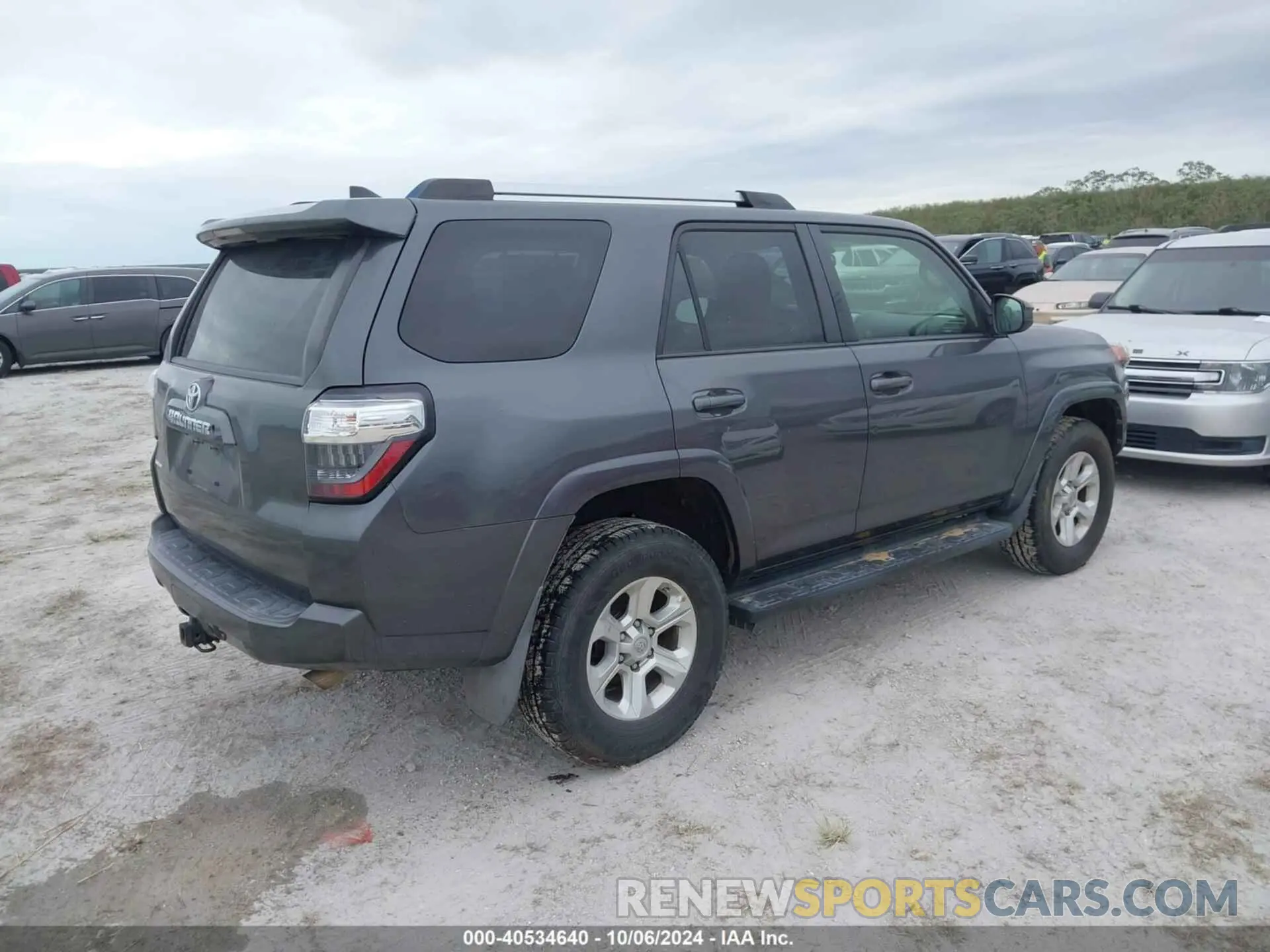 4 Photograph of a damaged car JTEBU5JR1K5655244 TOYOTA 4RUNNER 2019