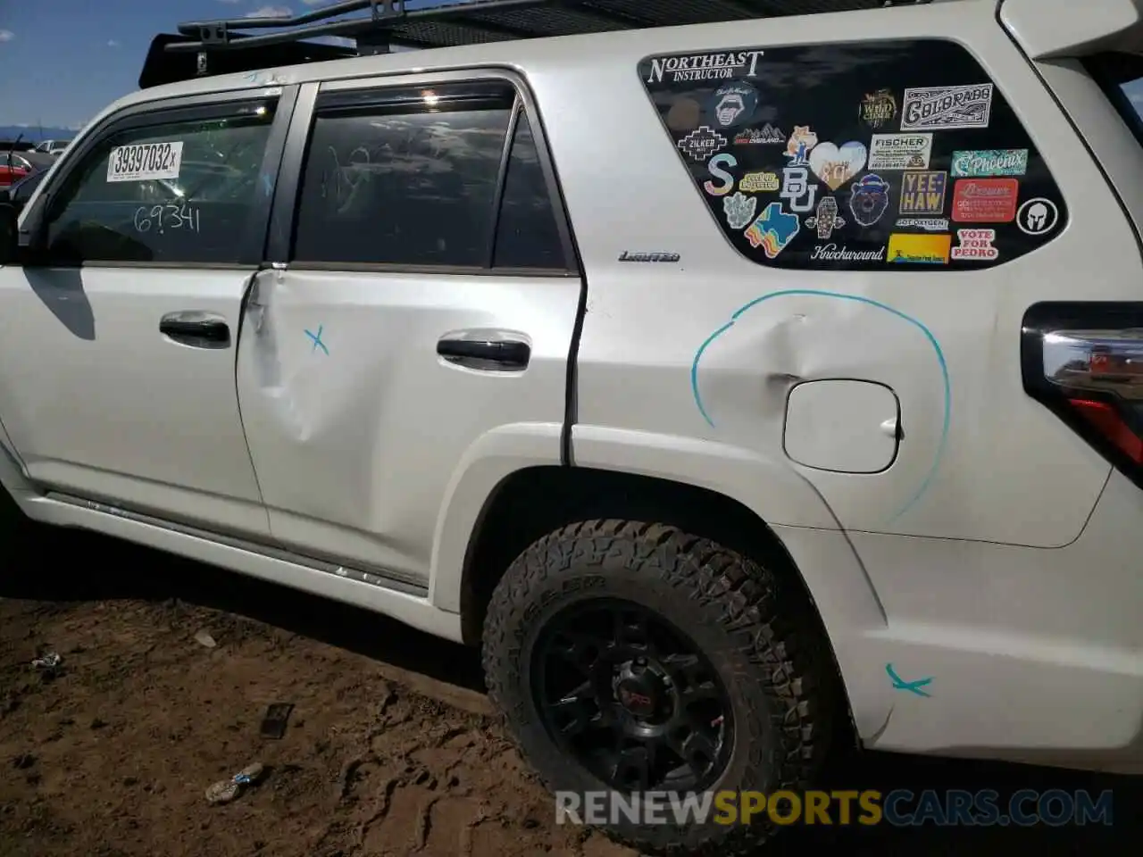 9 Photograph of a damaged car JTEBU5JR1K5657334 TOYOTA 4RUNNER 2019