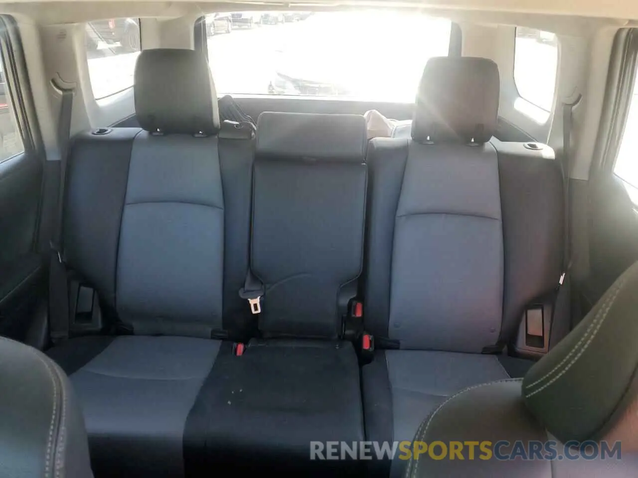 10 Photograph of a damaged car JTEBU5JR1K5658323 TOYOTA 4RUNNER 2019