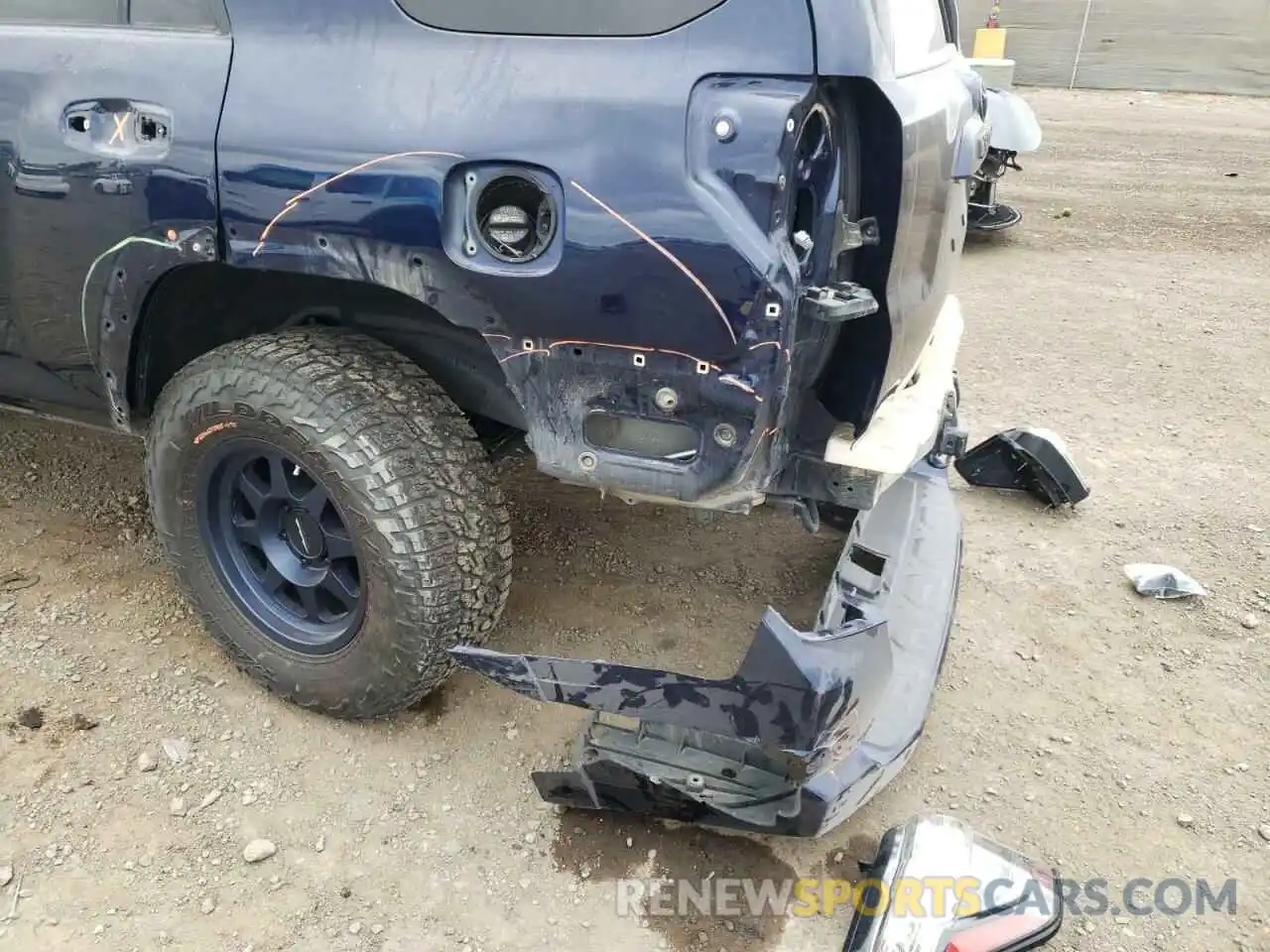 9 Photograph of a damaged car JTEBU5JR1K5662761 TOYOTA 4RUNNER 2019