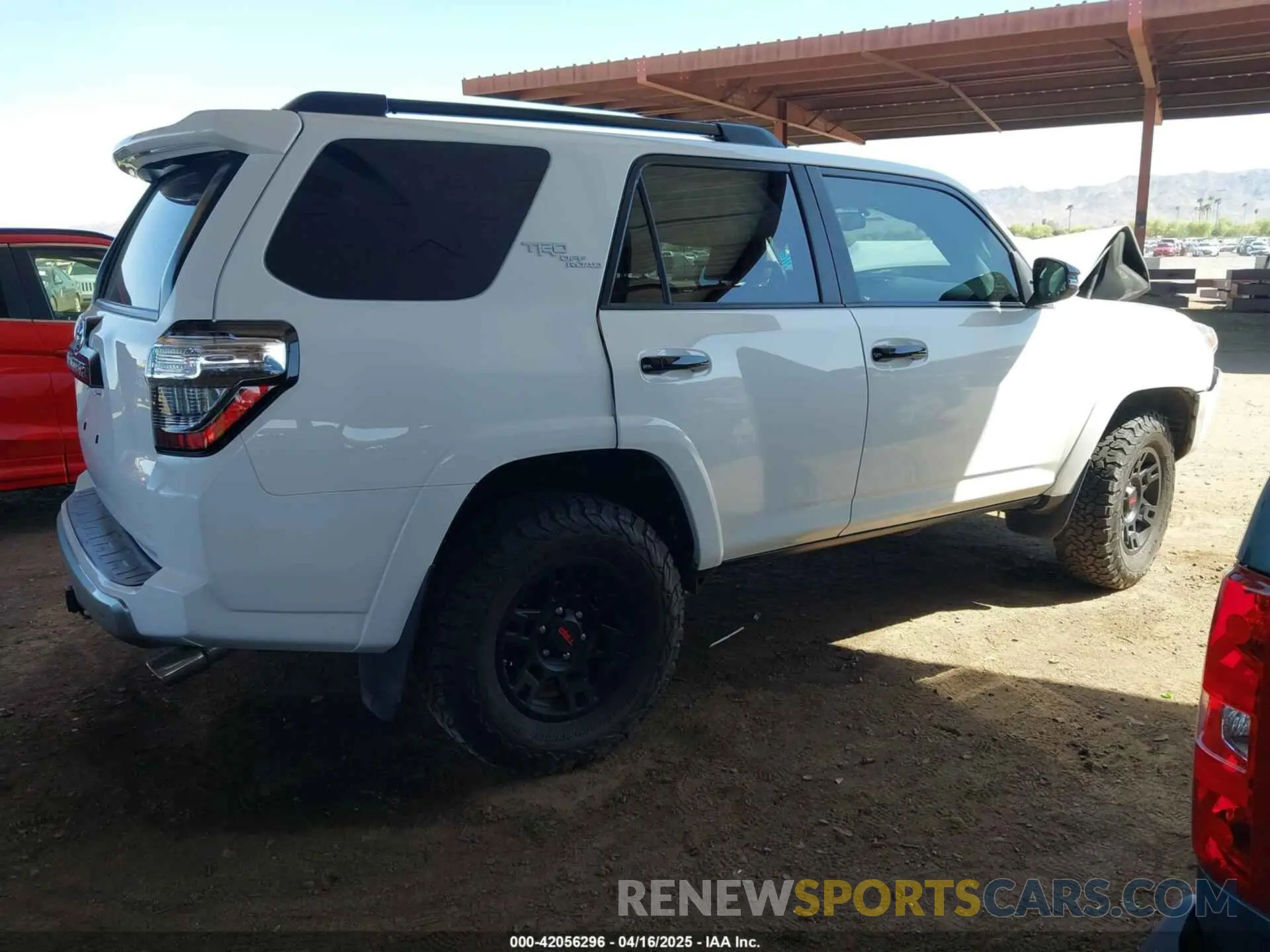 4 Photograph of a damaged car JTEBU5JR1K5668009 TOYOTA 4RUNNER 2019