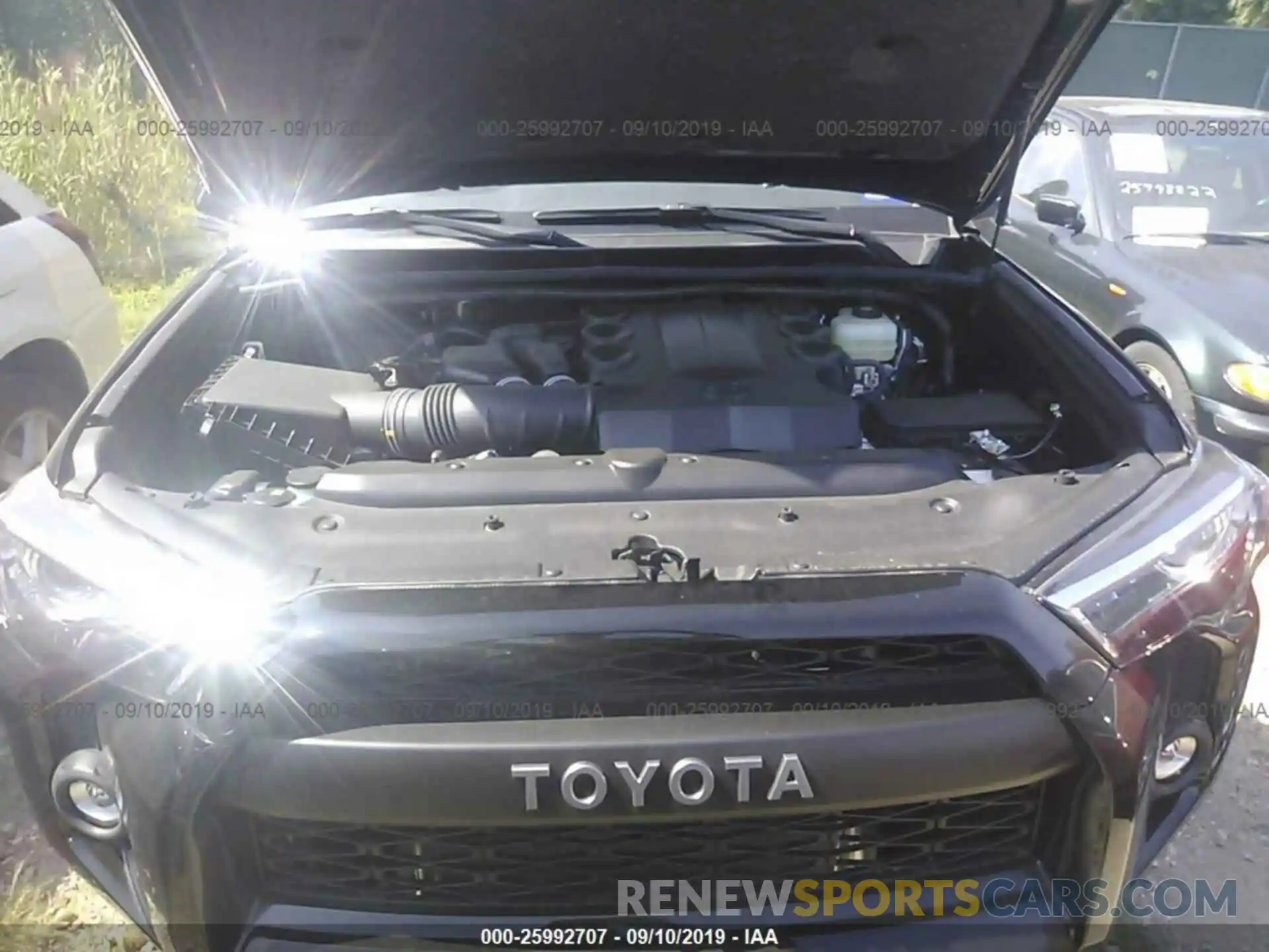 10 Photograph of a damaged car JTEBU5JR1K5684954 TOYOTA 4RUNNER 2019