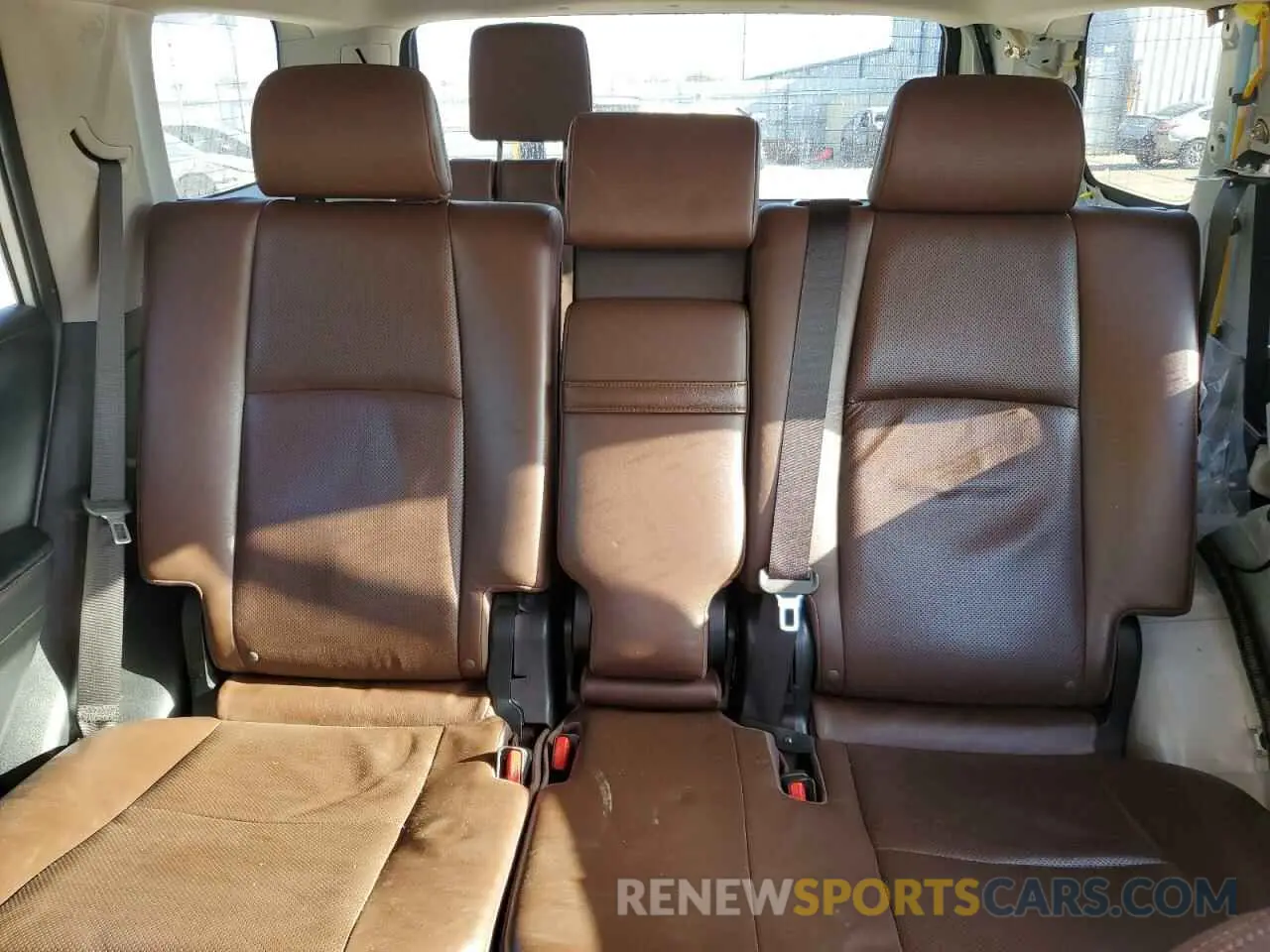 10 Photograph of a damaged car JTEBU5JR1K5693427 TOYOTA 4RUNNER 2019