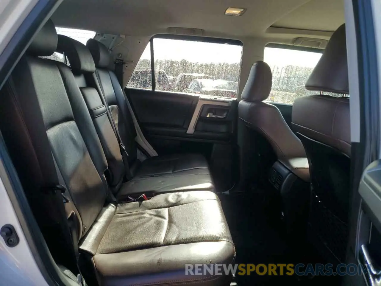11 Photograph of a damaged car JTEBU5JR1K5693427 TOYOTA 4RUNNER 2019