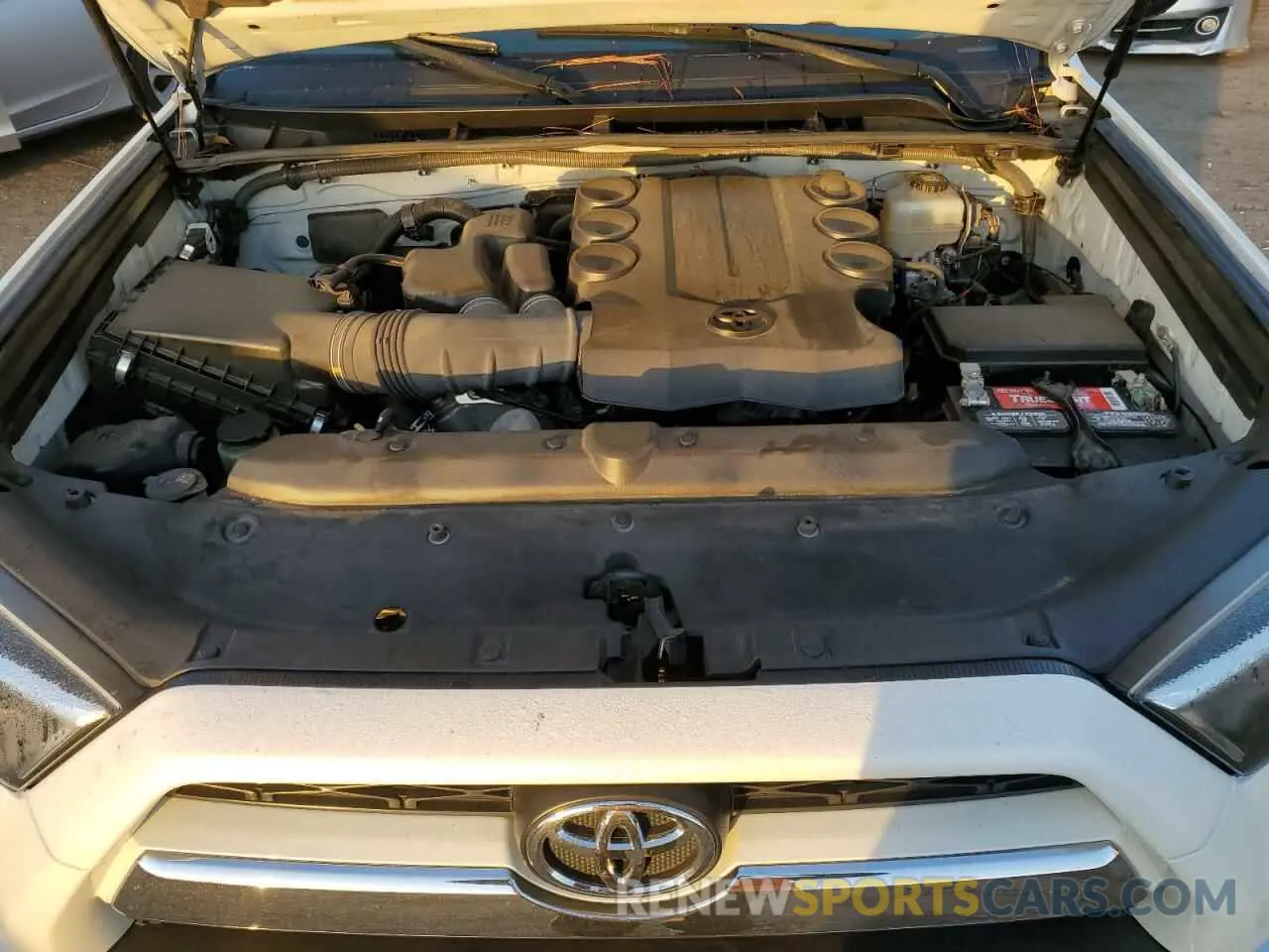 12 Photograph of a damaged car JTEBU5JR1K5693427 TOYOTA 4RUNNER 2019