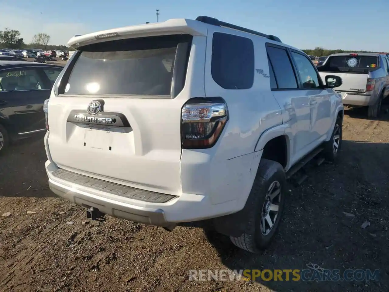 4 Photograph of a damaged car JTEBU5JR1K5702319 TOYOTA 4RUNNER 2019