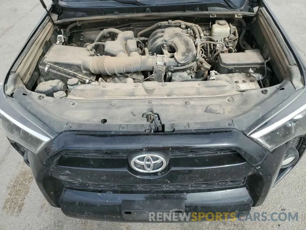 13 Photograph of a damaged car JTEBU5JR1K5703339 TOYOTA 4RUNNER 2019