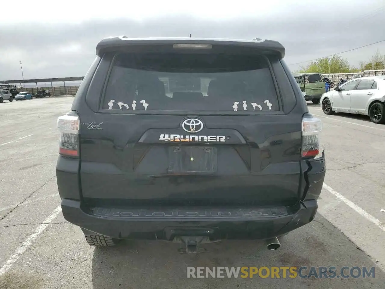 6 Photograph of a damaged car JTEBU5JR1K5703339 TOYOTA 4RUNNER 2019