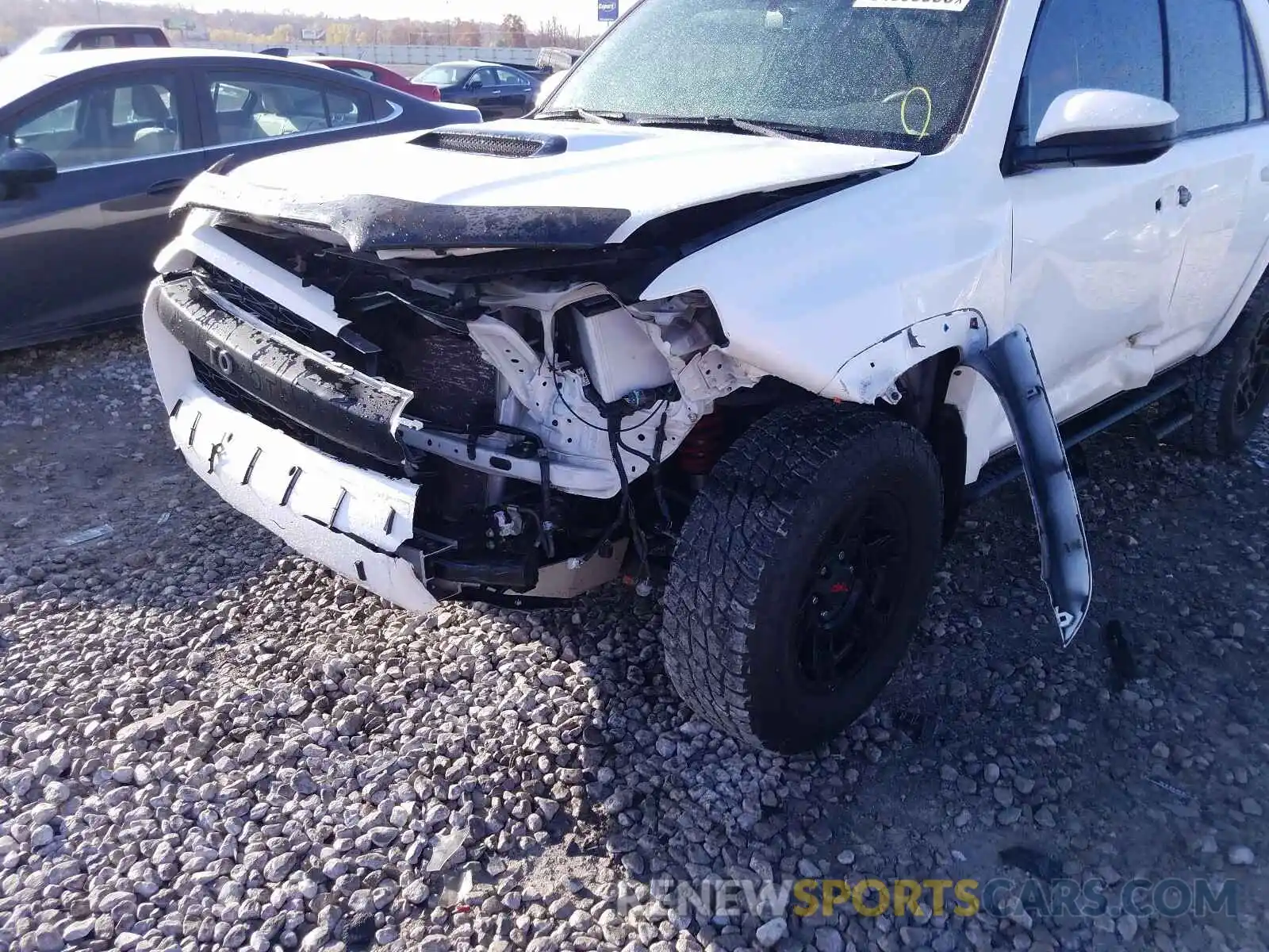 9 Photograph of a damaged car JTEBU5JR1K5708248 TOYOTA 4RUNNER 2019