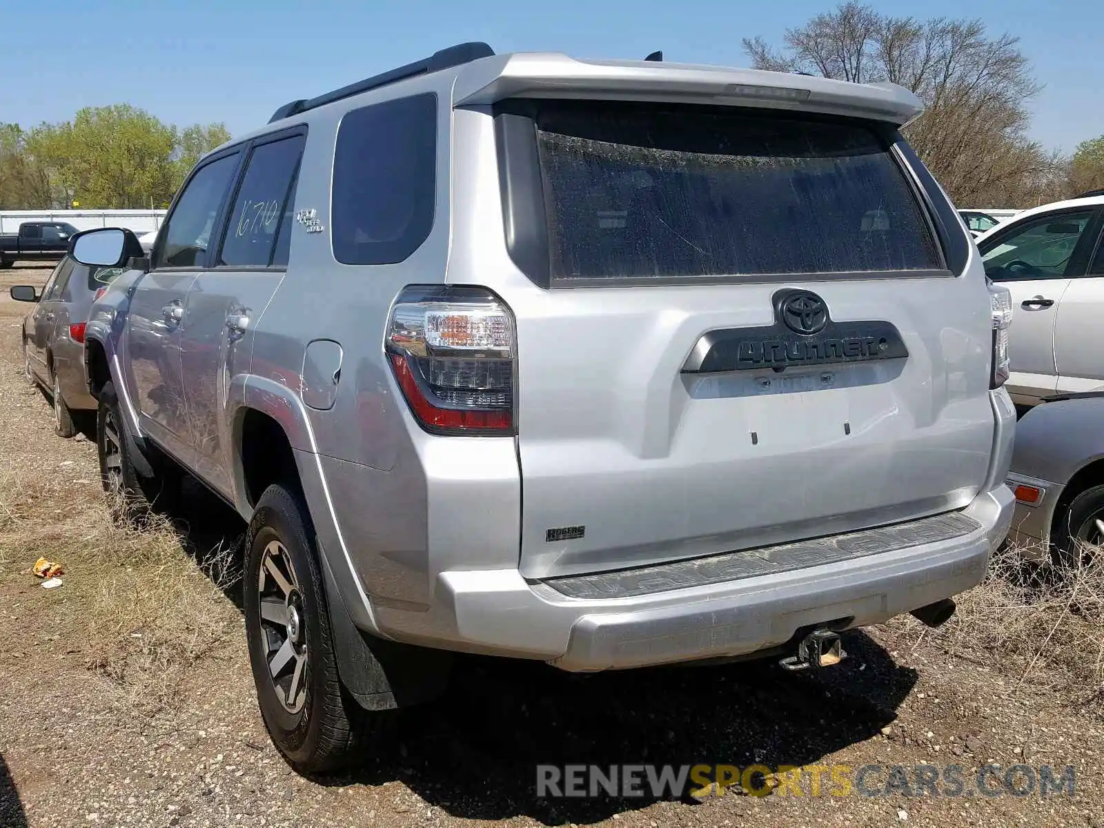 3 Photograph of a damaged car JTEBU5JR1K5722943 TOYOTA 4RUNNER 2019