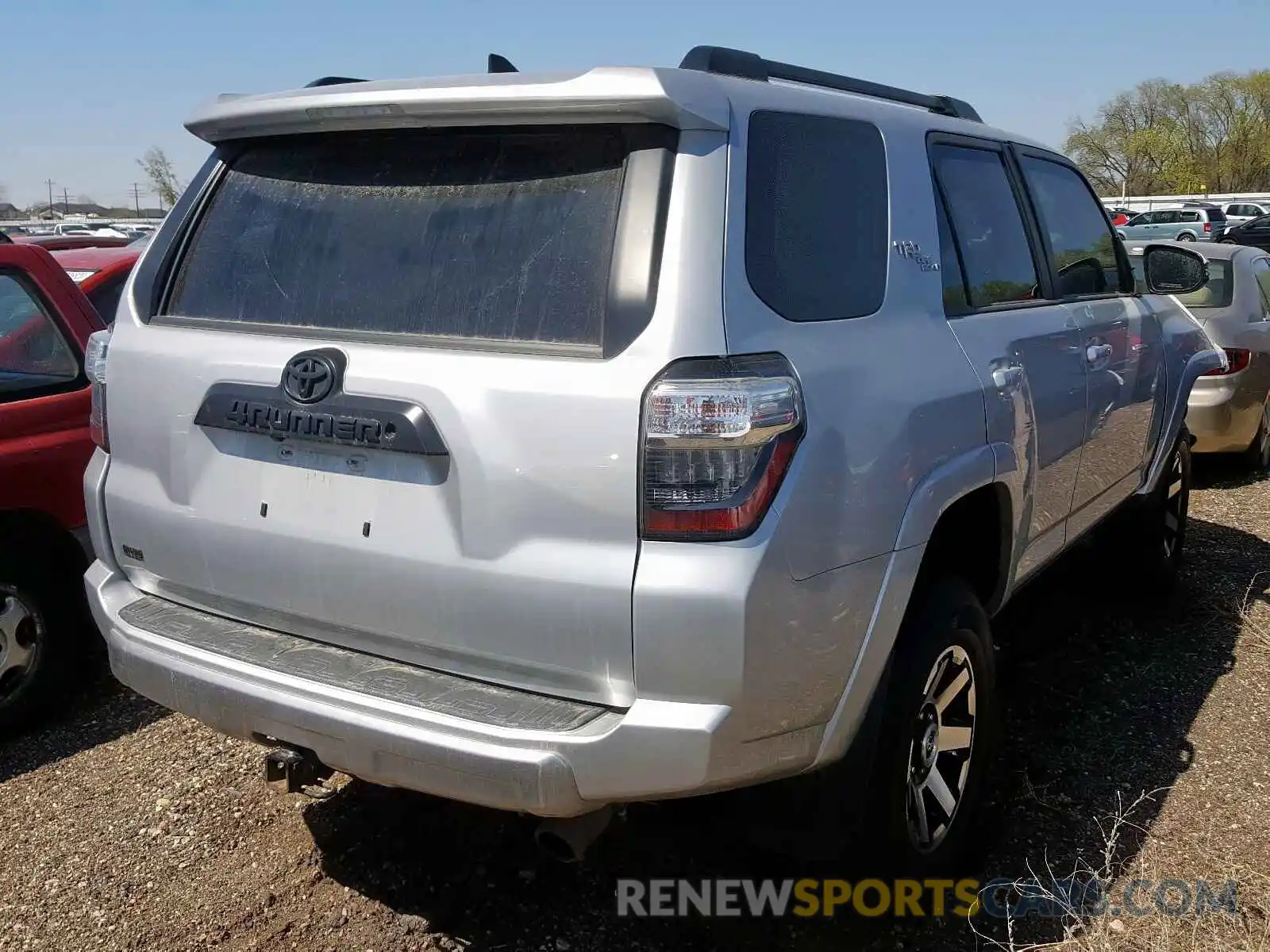 4 Photograph of a damaged car JTEBU5JR1K5722943 TOYOTA 4RUNNER 2019